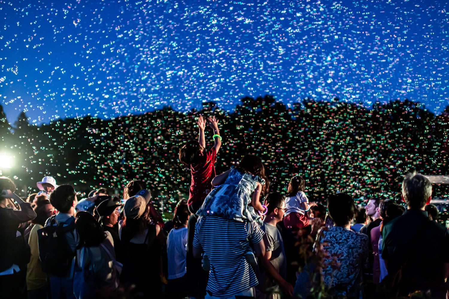 夜空が“光の海”に変わる体験型演出「バブルミネーション®」を商標登録 — 全国から導入相談が急増中