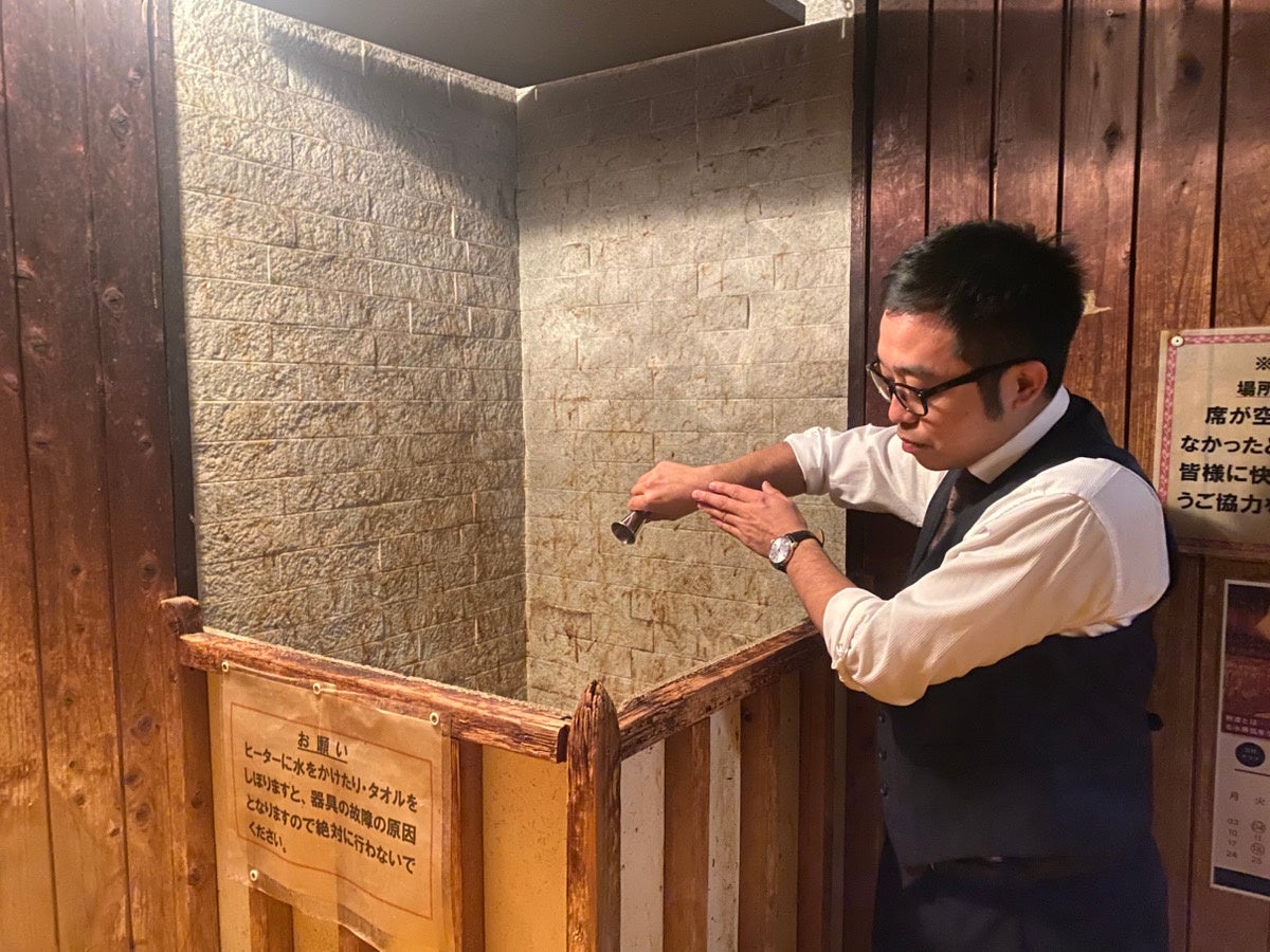 【リビエラ】犬の関節疾患リスクと清掃負担を最小化。国際ホテル・レストラン・ショーにて「C.S.R-D’値」基準のペット共生型タイルを提案