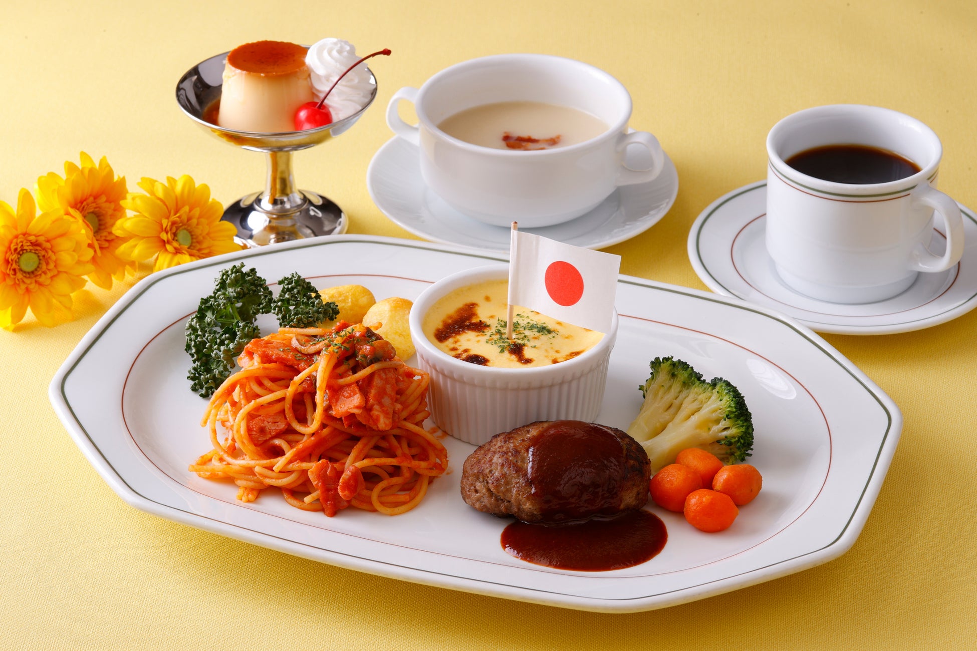 【ホテルニューグランド】憧れがつまった幸せな気持ちに満たされる一皿「大人のお子様ランチ」（コーヒーハウス ザ・カフェ）