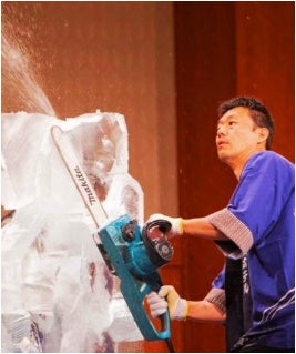 この冬だけの、きらめくムーミンバレーパーク。世界レベルの技が光る「氷彫刻」で表現されたムーミンの物語の世界が2月15日（日）・2月23日（月・祝）に限定登場！