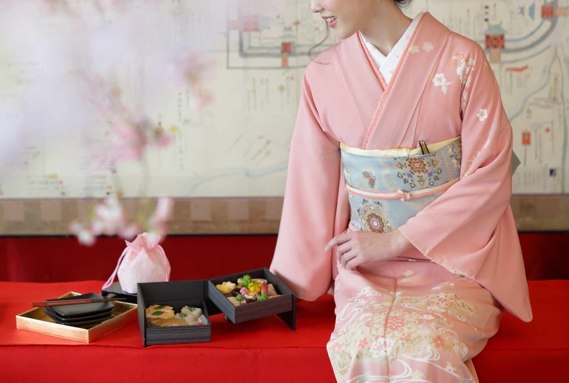 大阪城の春を彩る、究極の「お花見弁当」解禁！「賛否両論」笠原将弘氏の感性が光る1箱を。