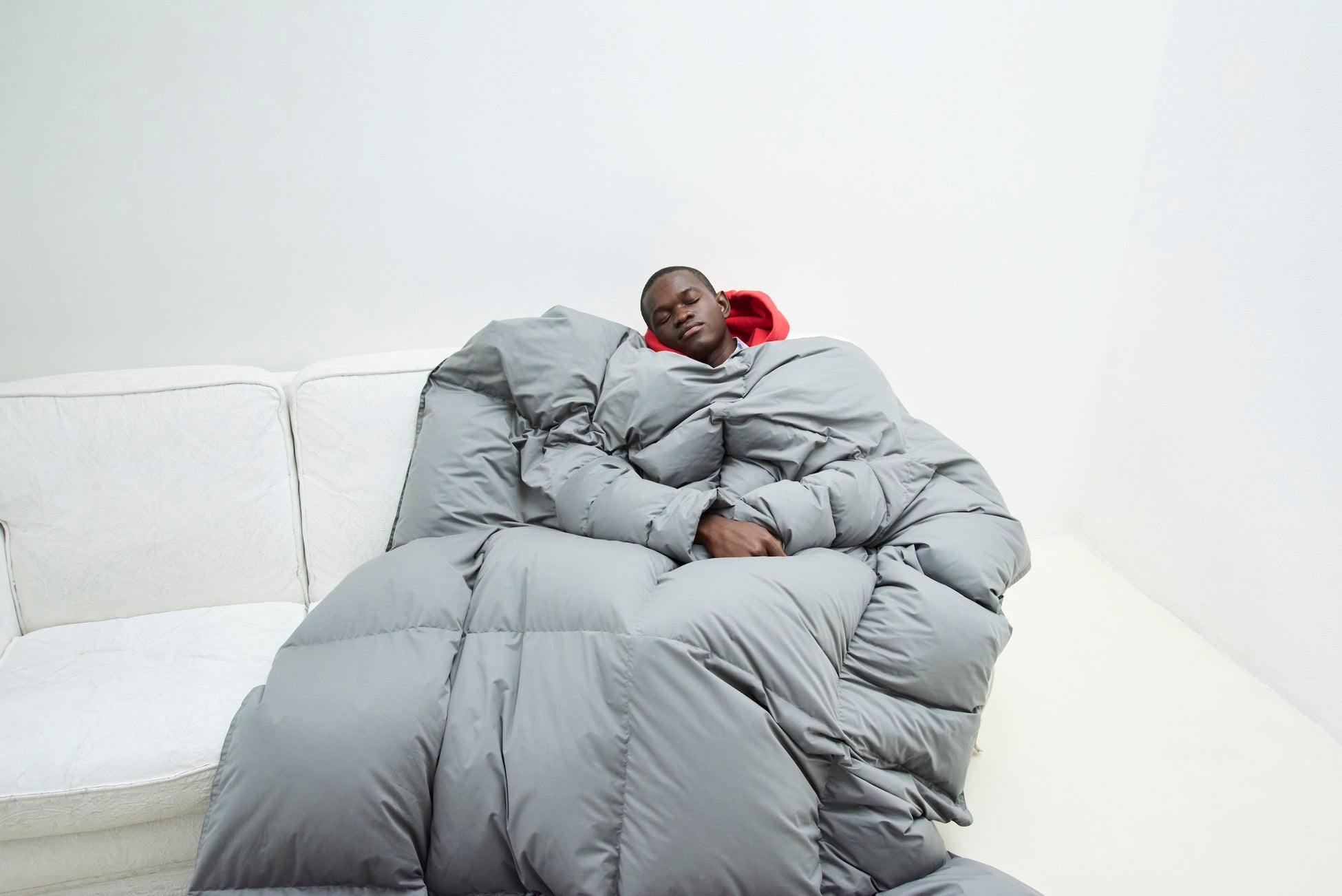 羽毛布団の常識を変える。日常を、温かく、動かす。羽毛布団の新カテゴリー／袖付き羽毛布団「SLEEVE(スリーブ)」2月13日（金）より販売開始