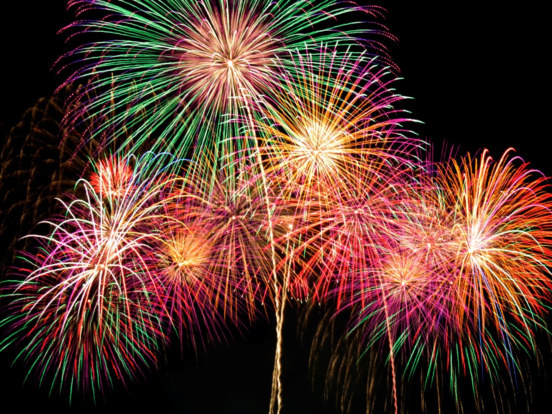 【青森 ウエルネスホテルReLabo】2026年8月7日 限定5組様 青森駅直結で見晴らしの良いReLaboラウンジで、約11,000発の花火をシャンパン片手に愉しむ特別宿泊プラン先行販売！