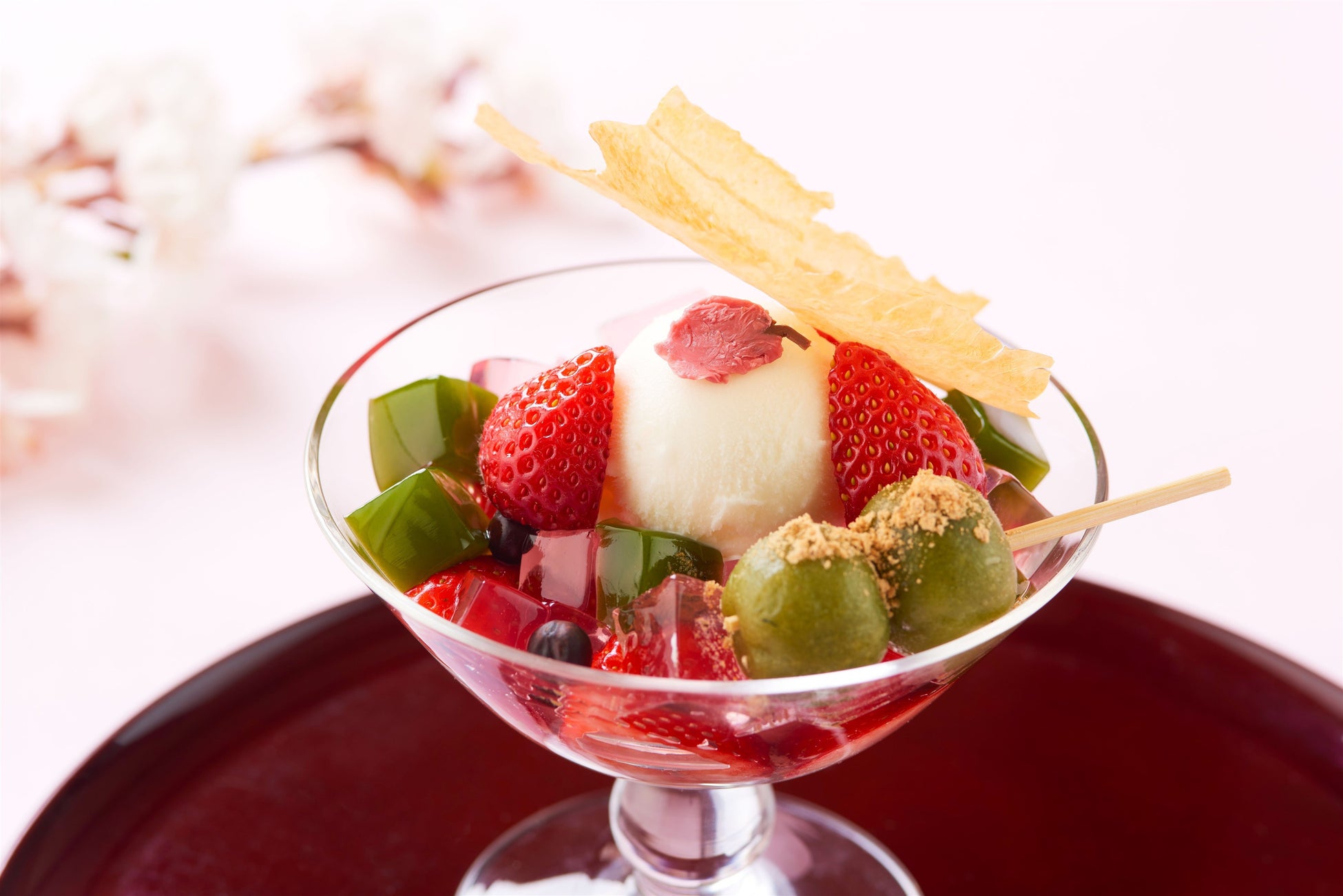 あまおう×抹茶が織りなす、春限定の和パフェ『桜恋』登場