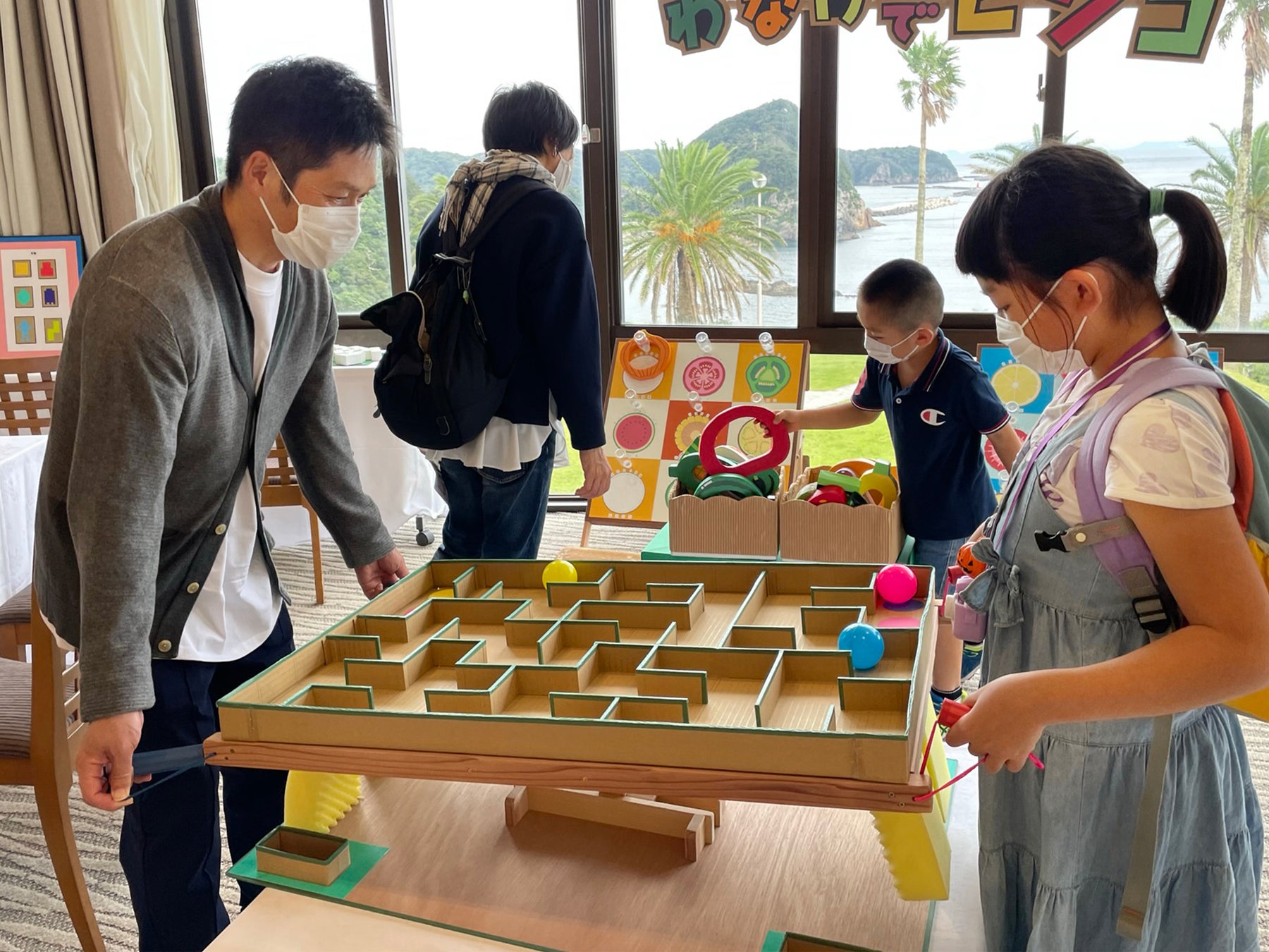 下田のホテルで春休みの思い出づくり。親子で遊べる「紙のアップサイクル体験」開催お菓子の箱が動くおもちゃに！手作り風ぐるまや牛乳パックのリサイクル交換会を楽しむ3日間