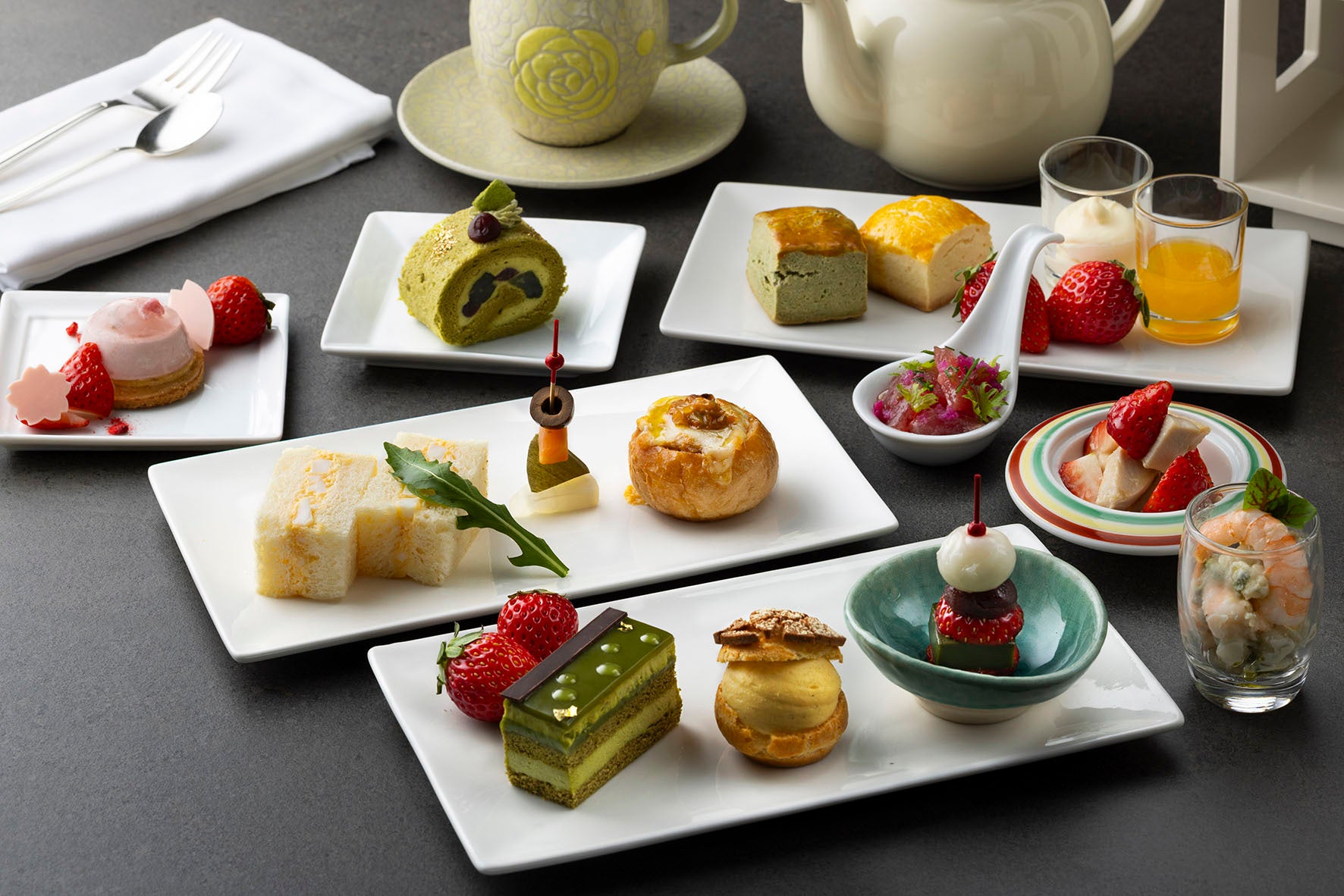 【東京ステーションホテル】美しい季節を丸の内で謳歌する、優雅なマルノウチジカン 桜と抹茶のアフタヌーンティー