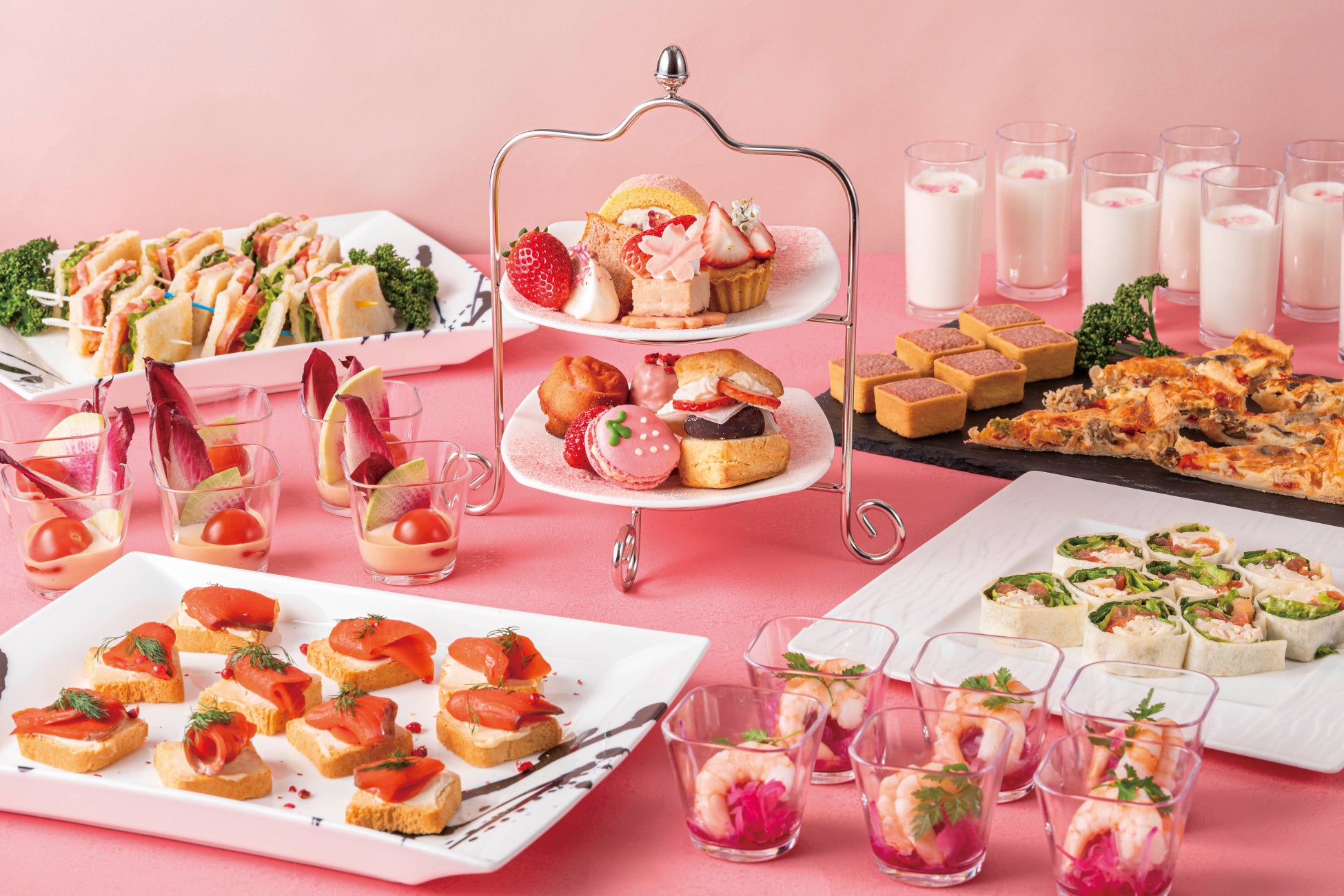 【舞浜ビューホテル by HULIC】”完成されたスイーツ”と”ビュッフェ”が融合。春を彩るいちごと桜の新スタイル・アフタヌーンティービュッフェ「Pétale de Fraise」を3月7日より開催