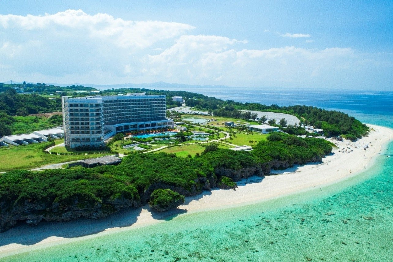 【ヒルトン沖縄瀬底リゾート】伊江島フェアのフィナーレ企画、伊江島出身のアーティストAnlyによる1日限定ライブ＆ディナーを開催