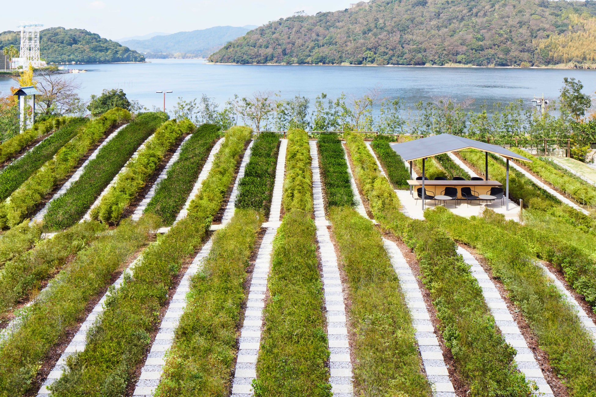 世界初※の“樹脂成形ルーフラック”誕生。従来比約30%軽量化「INNO ルーフボード」発売