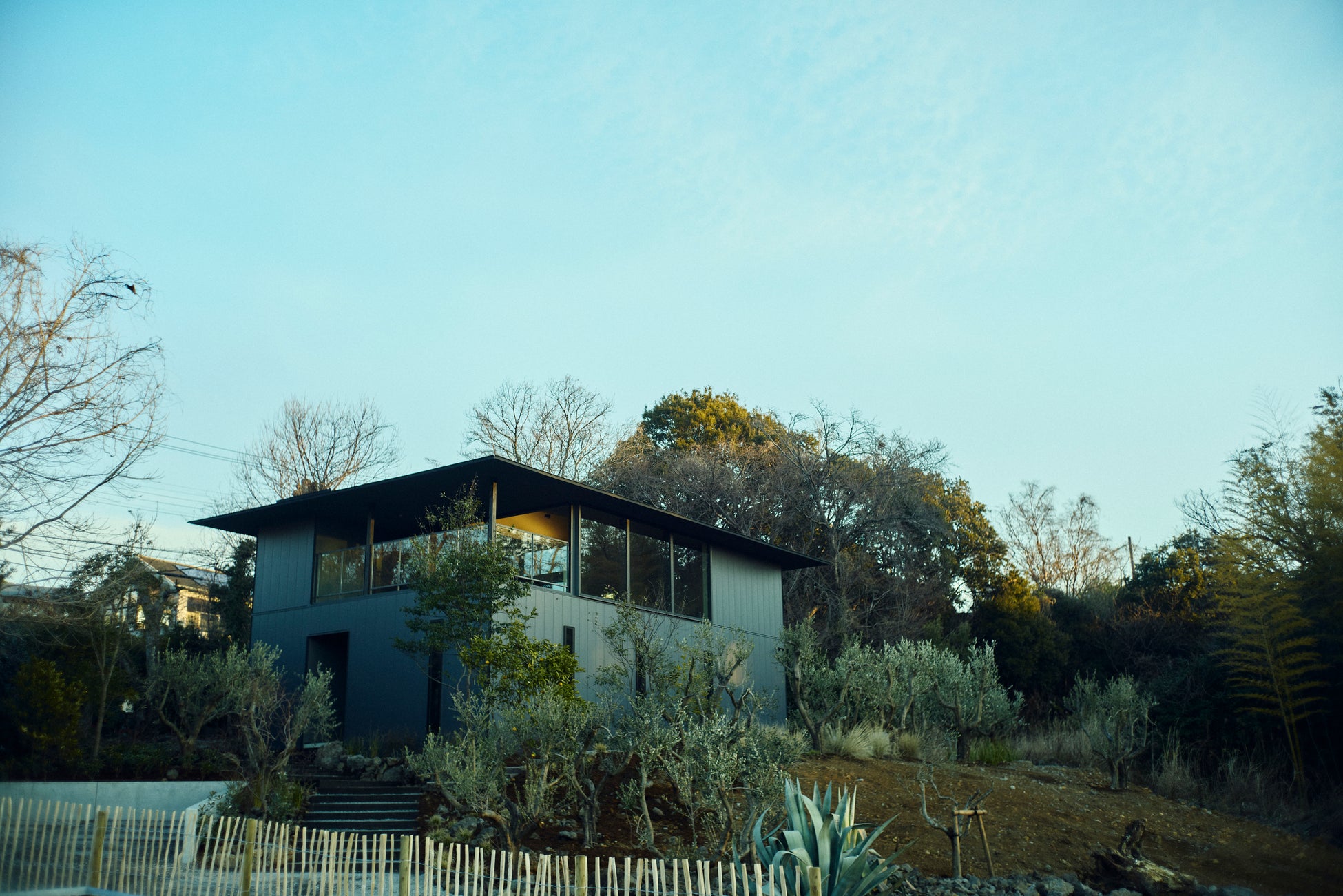 火を囲み、調理を楽しむ宿泊体験を。伊豆高原にセルフオーベルジュ型プライベートヴィラ「Ｈｉｉｒｅ」をオープン