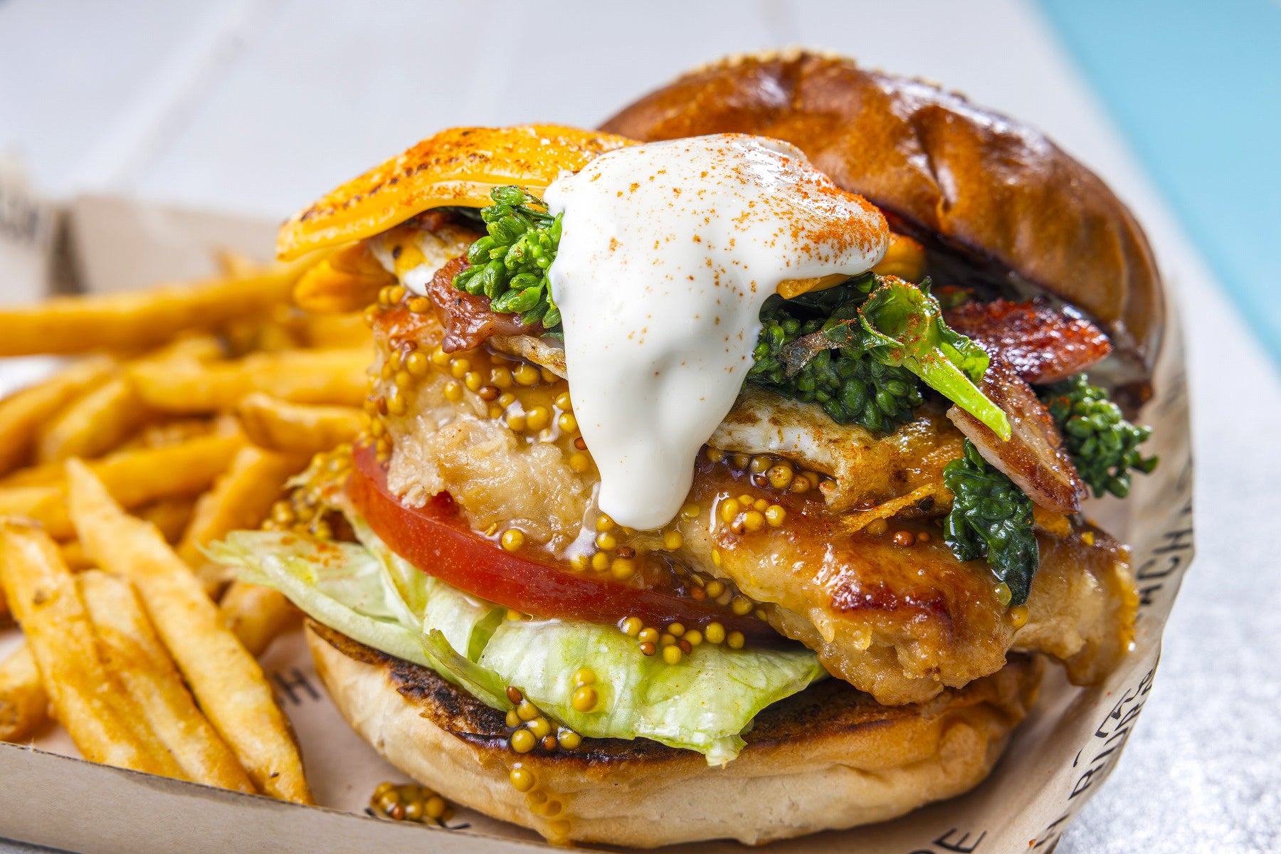 【食べログ ハンバーガー 百名店】The BEACH BURGER HOUSE春限定「桜姫鶏のベーコンエッグバーガー」新登場