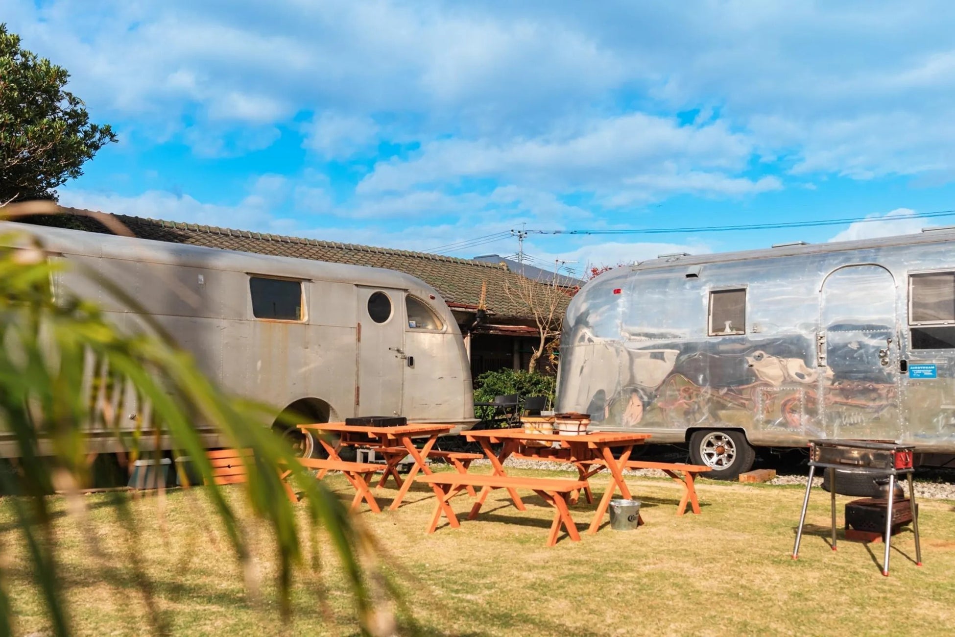 【ワングランピング新掲載】銀色のエアストリームで過ごす宮崎・青島の非日常ステイ── エアストリーム SEA-DWELLER