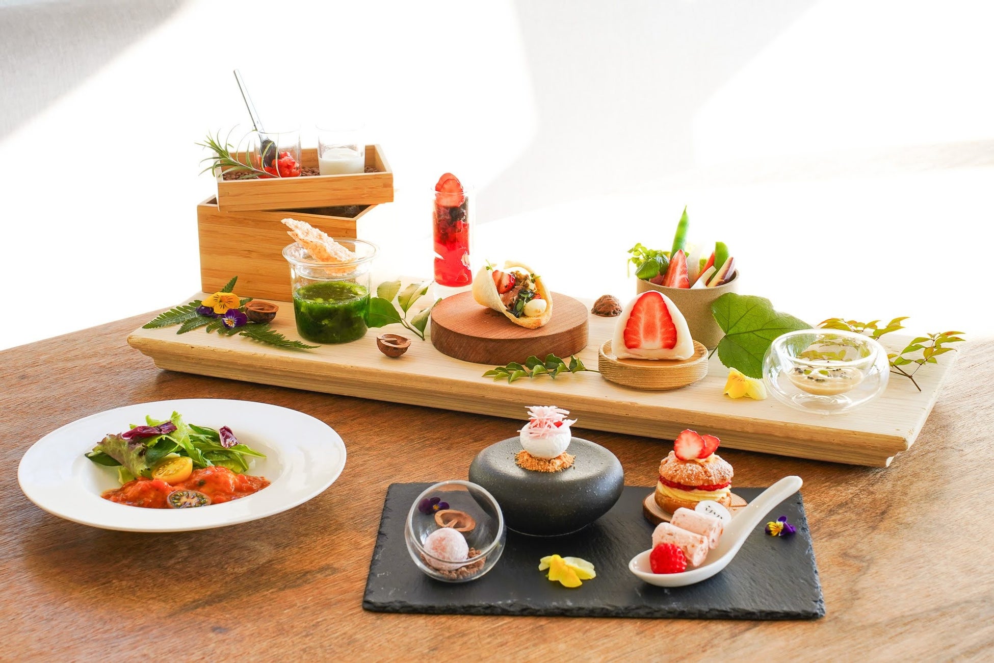 【泊まれる公園 INN THE PARK 沼津】いちごと地元の旬を味わう「森のアフタヌーンティー 春」3月2日より販売開始