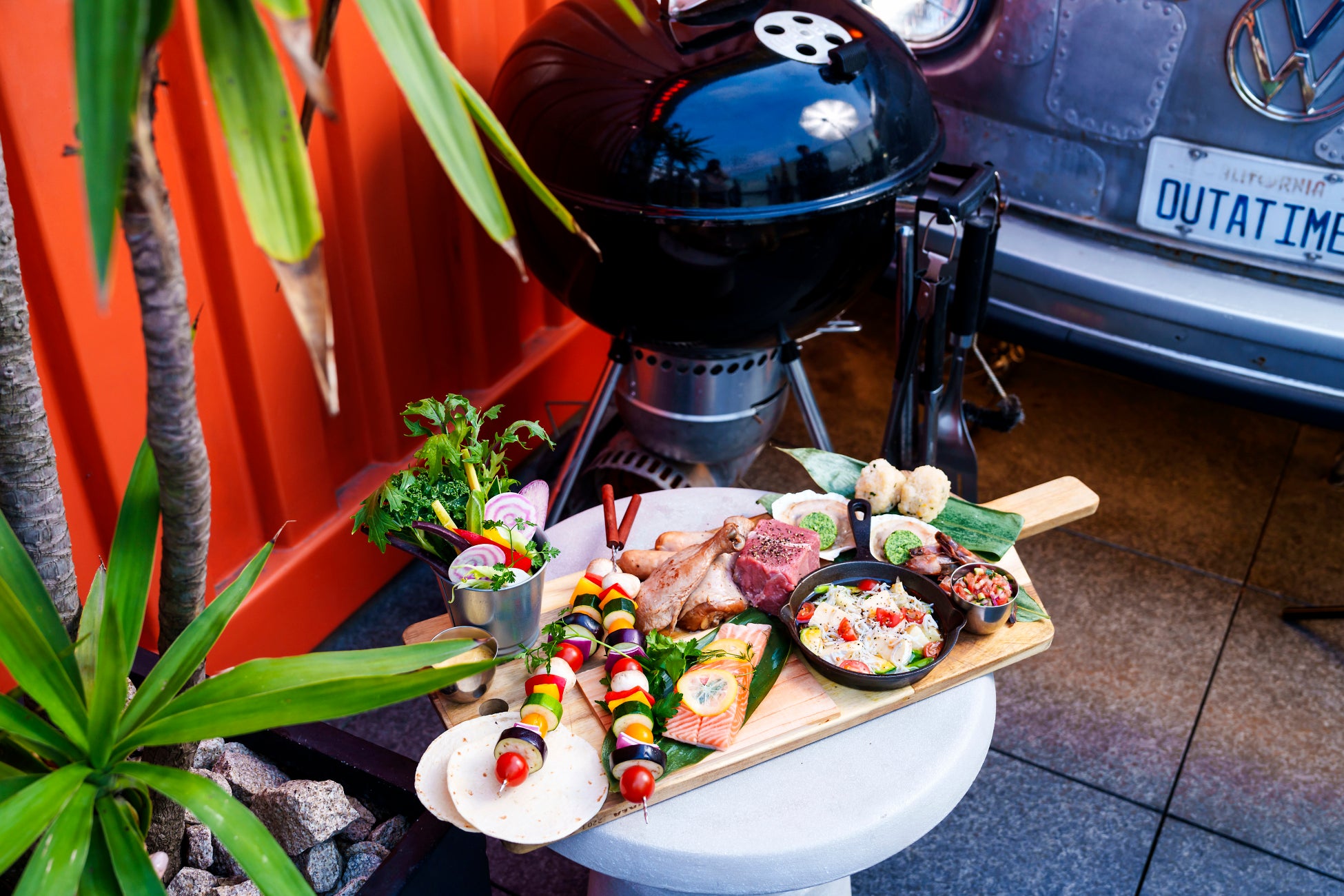 アロフト東京銀座 × Weber 「Roof Dogs バーベキュービアガーデン2026」