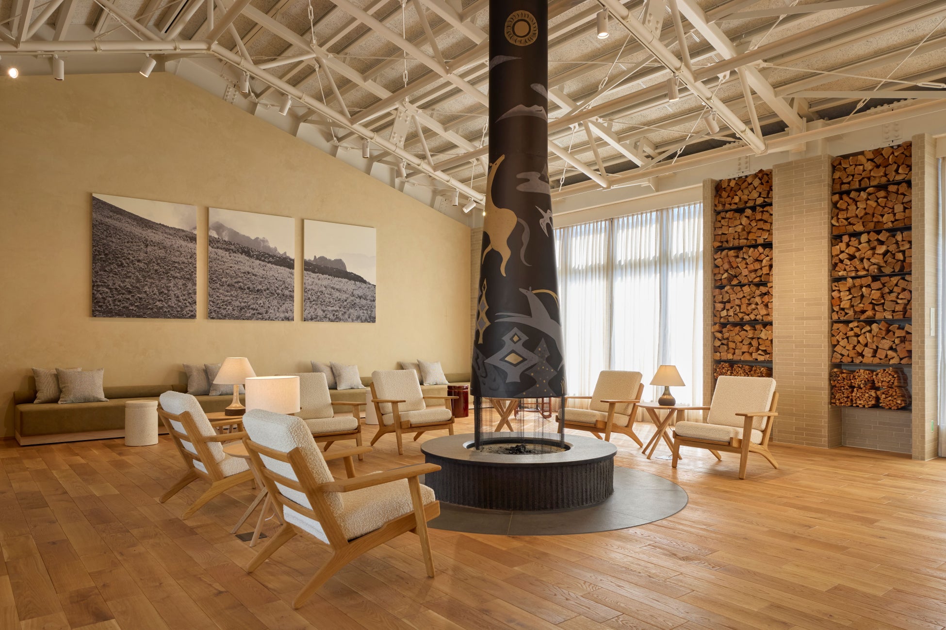 ＜ザ・コンランショップ＞がデザイン監修したホテル「HACIENDA KARUIZAWA」と温浴施設「AQUAIGNIS GARDEN SPA」がグランドオープン