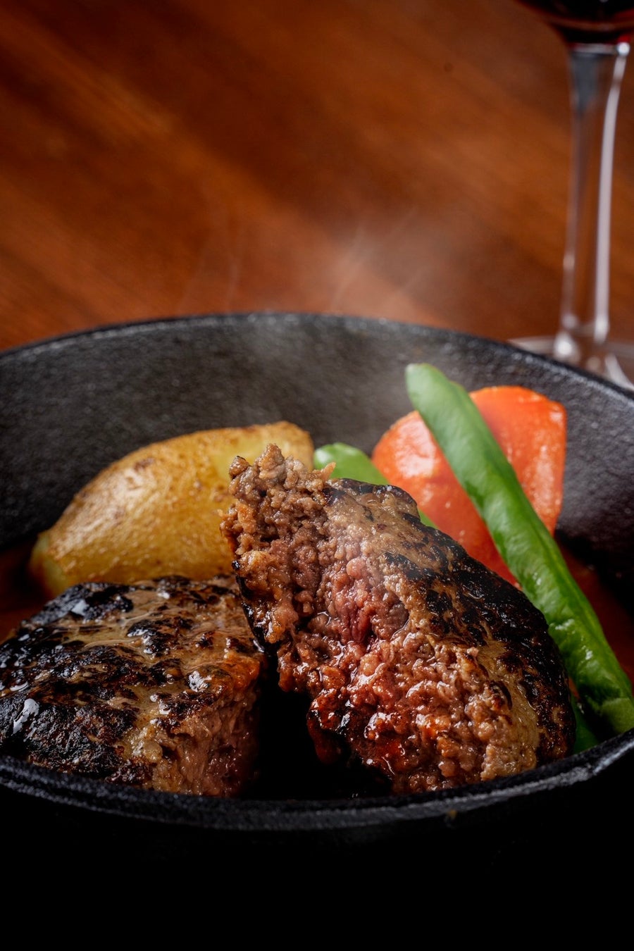 夏まで待てない　4月1日から温水プール開き！　扉を開ければもうそこはリゾートの世界観「THE POOL HOUSE　TOKYOBAY」「THE POOL HOUSE KISARAZU」ザ・プールハウス