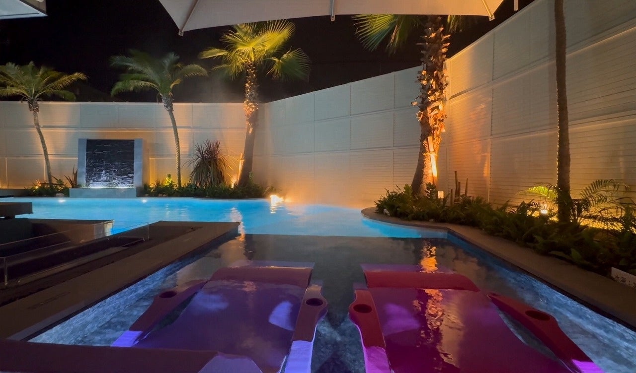 夏まで待てない　4月1日から温水プール開き！　扉を開ければもうそこはリゾートの世界観「THE POOL HOUSE　TOKYOBAY」「THE POOL HOUSE KISARAZU」ザ・プールハウス