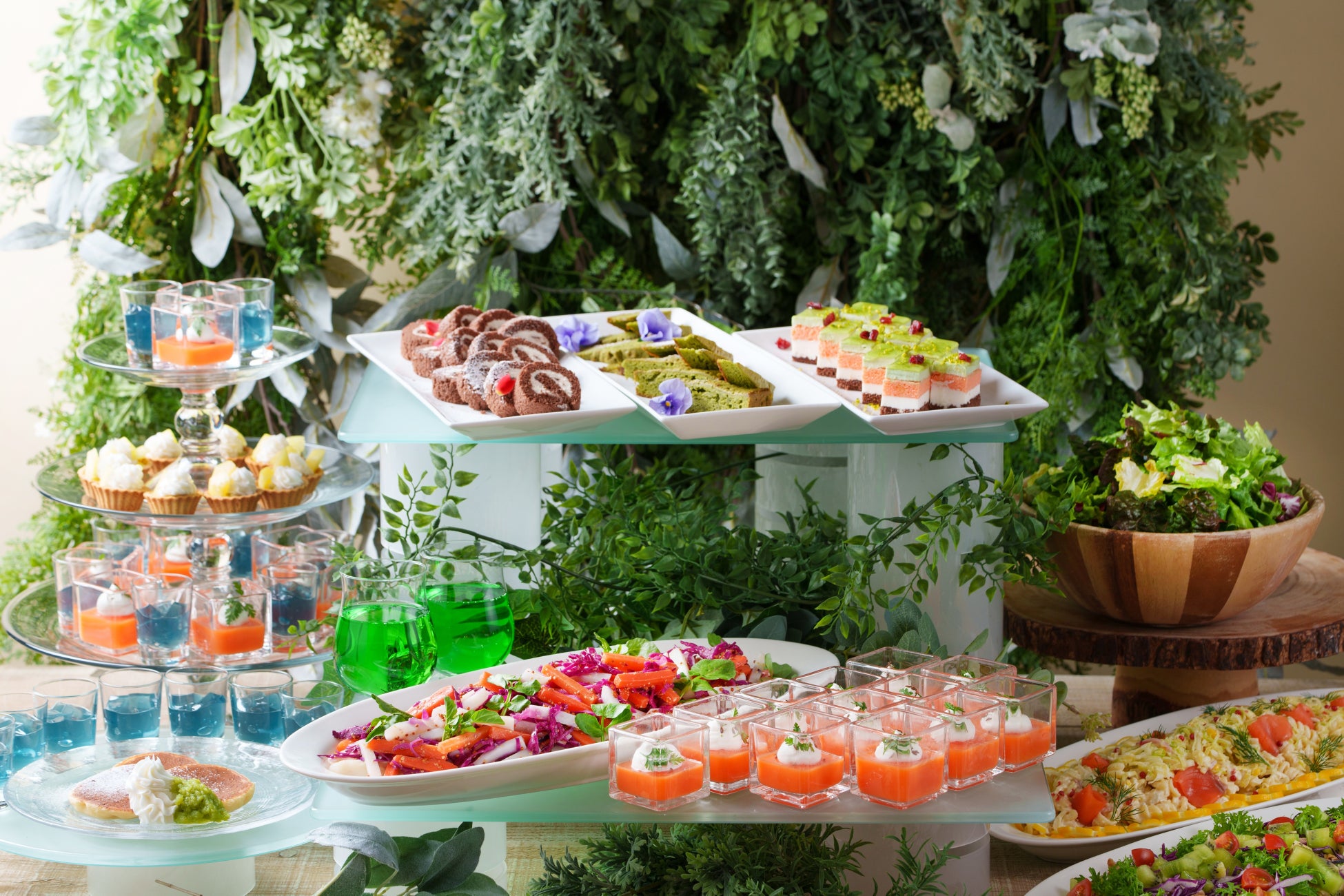 【仙台ロイヤルパークホテル】シェフズ テラスで味わう“初夏”のランチブッフェ～デリ&スイーツと選べるメインディッシュ～