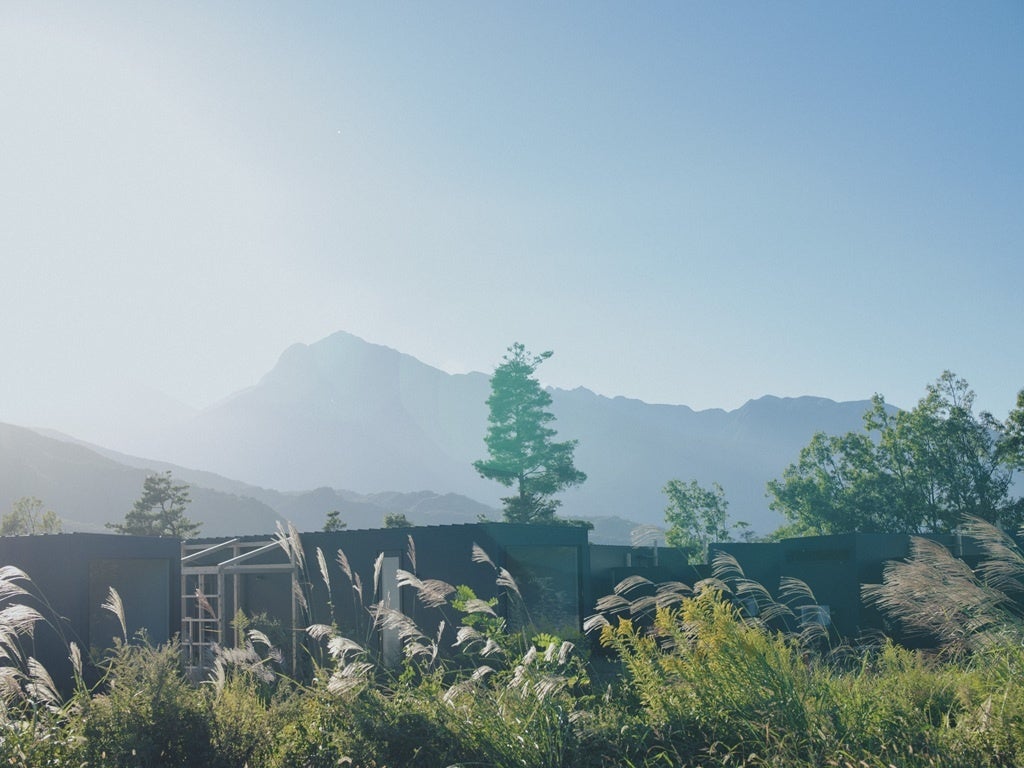 トレーラーハウスを採用した高級ホテル「ＢＬＡＮＣ　ＹＡＴＳＵＧＡＴＡＫＥ」ペア宿泊券５組10名様プレゼント