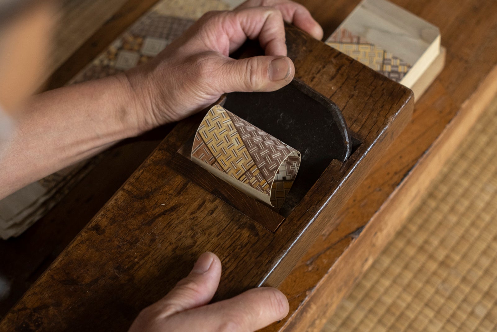 箱根・強羅 佳ら久が贈る 春の寄木細工体験 ― 箱根の文化と職人技に触れる2日間