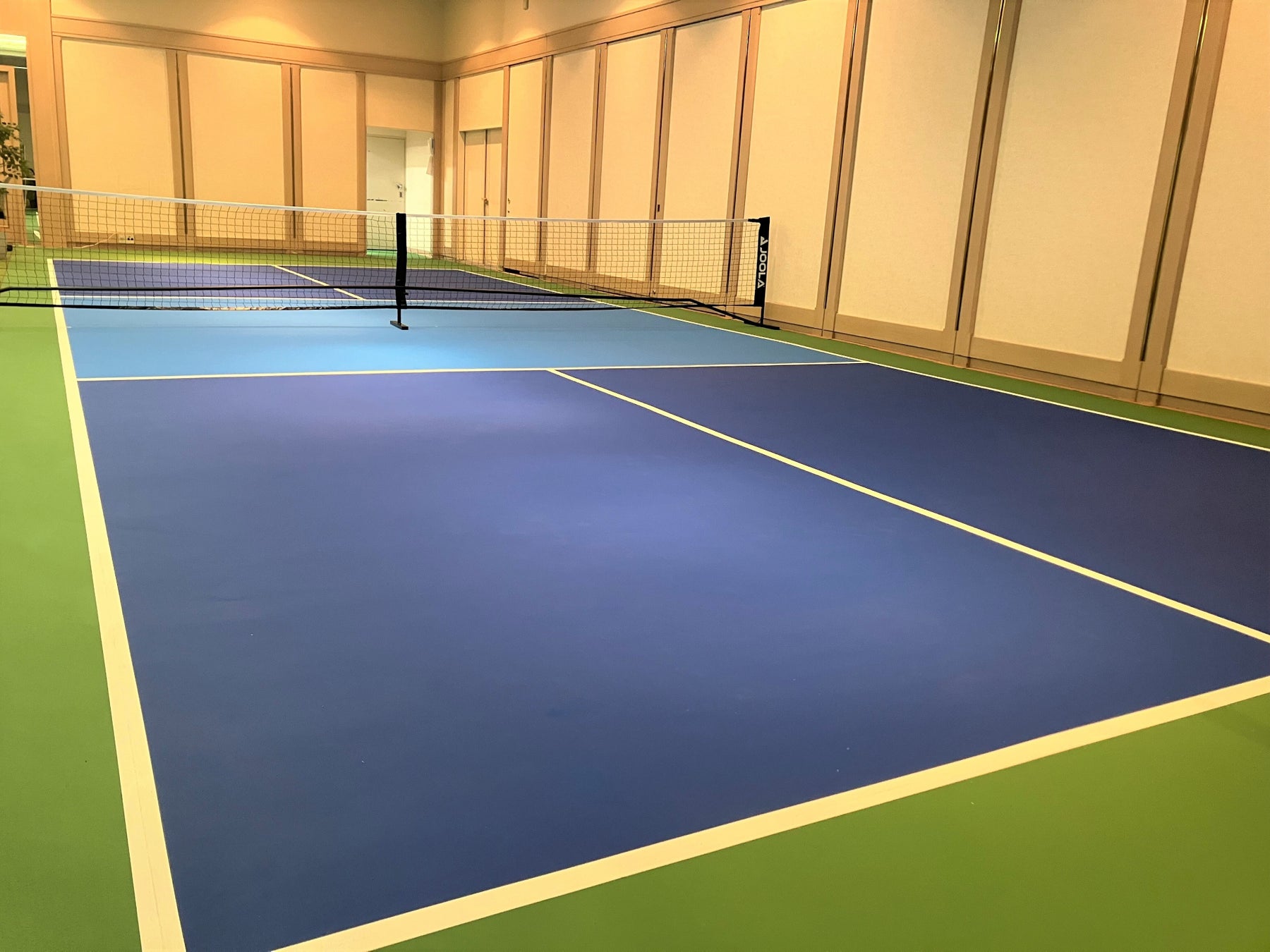 品川駅前でピックルボール！品川プリンスホテル内にインドアピックルボールコートをオープン