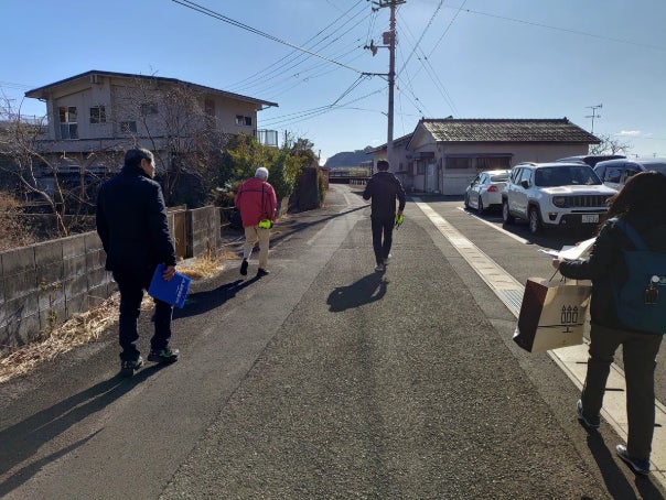 高知県滞在型観光推進計画策定支援事業により、黒潮町佐賀エリアで分散型ホテルの可能性を検討。空き家活用や地域連携による滞在型観光モデルづくりへ。