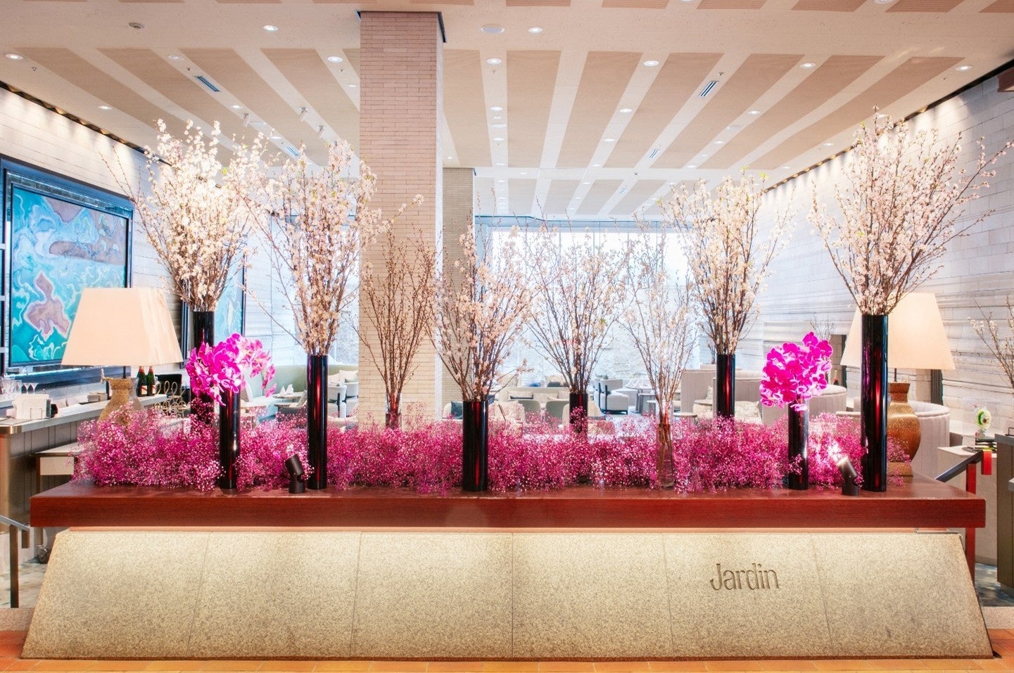 【夜行バス利用者必見】朝の＂困った″を解決！「快活CLUB × HIS 夜行バス」初のコラボ企画