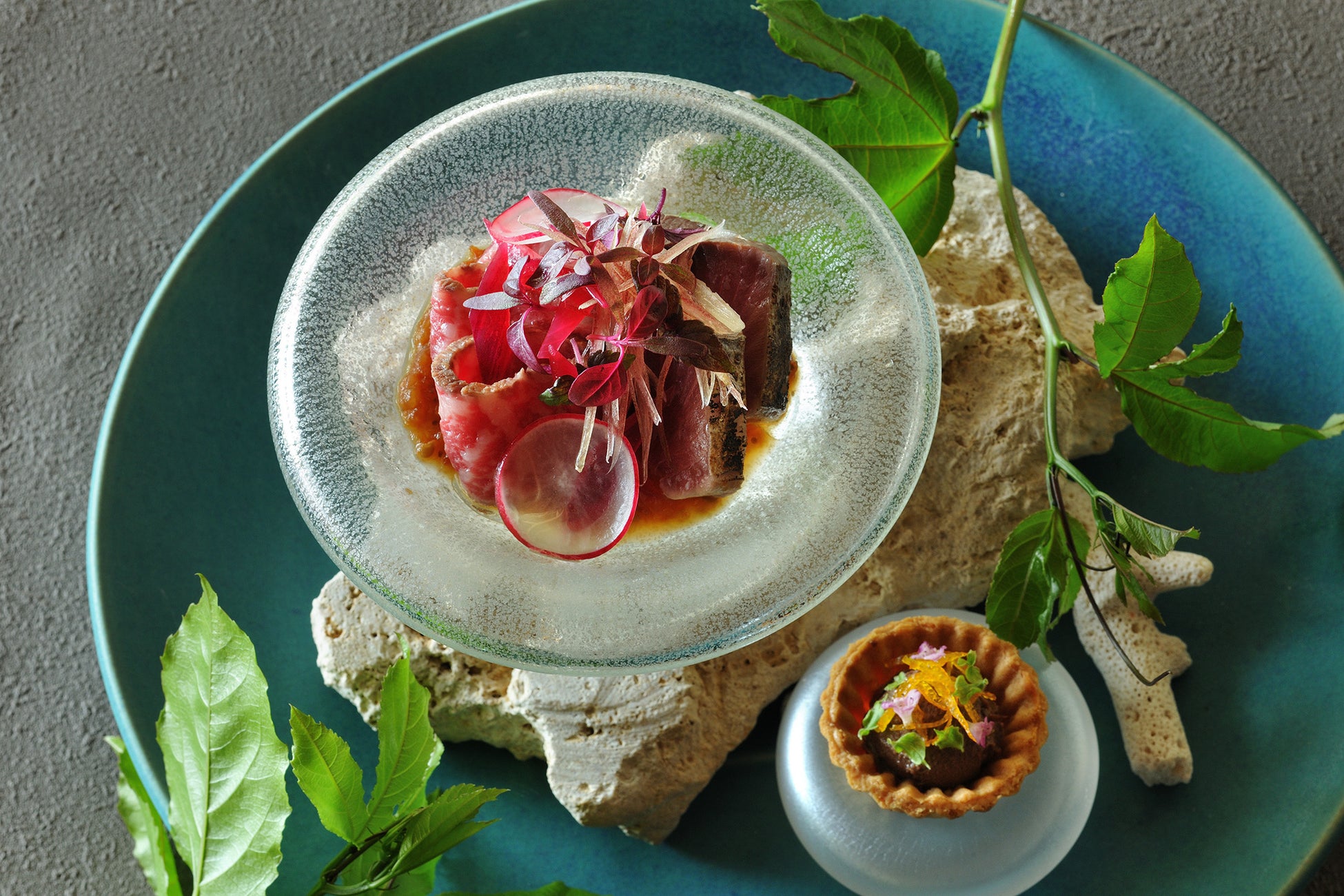 【星のや竹富島】フレンチの技法でうりずんの恵みを味わう「島テロワール」春のコースを提供