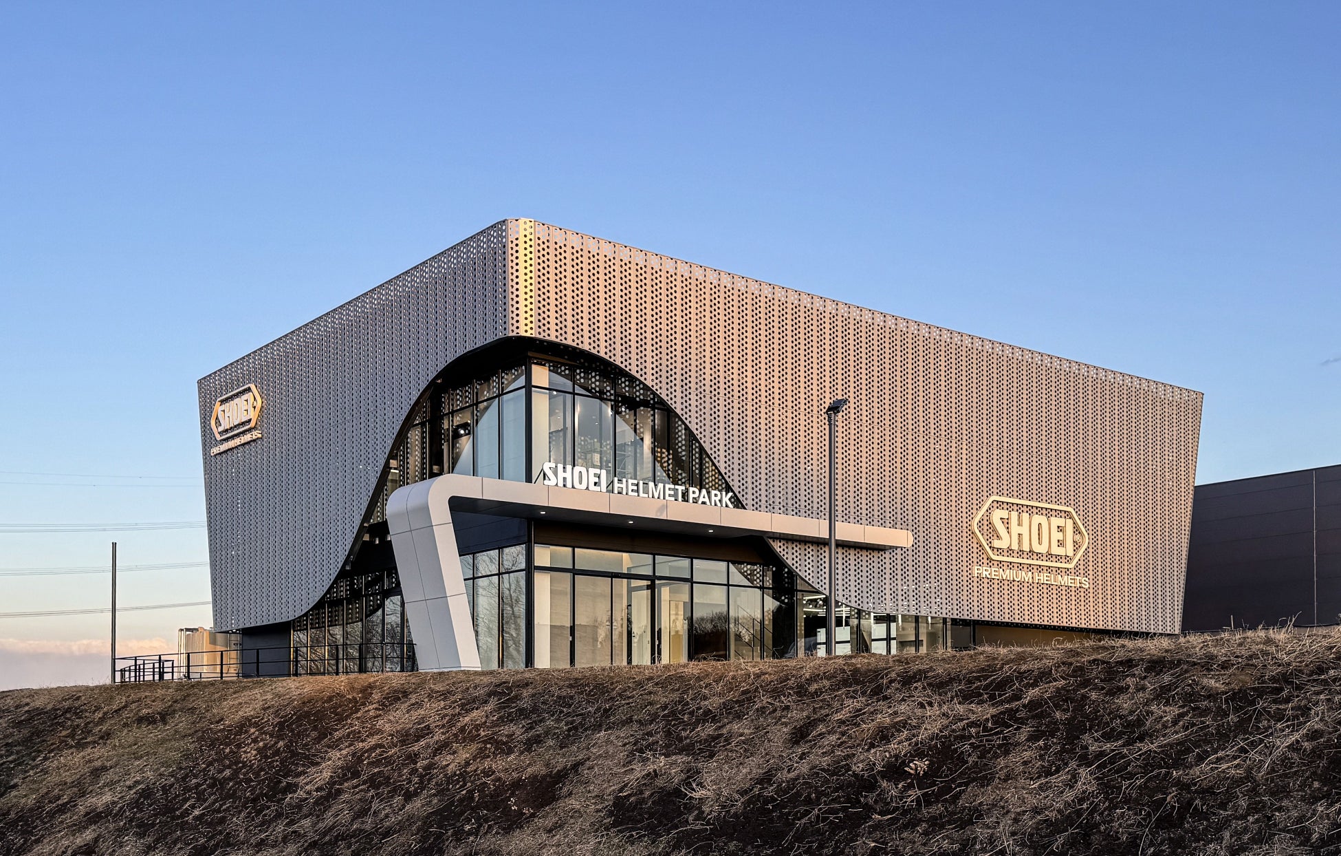 プレミアムヘルメットメーカー、SHOEIのミュージアムが茨城県稲敷市に2026年4月17日オープン！