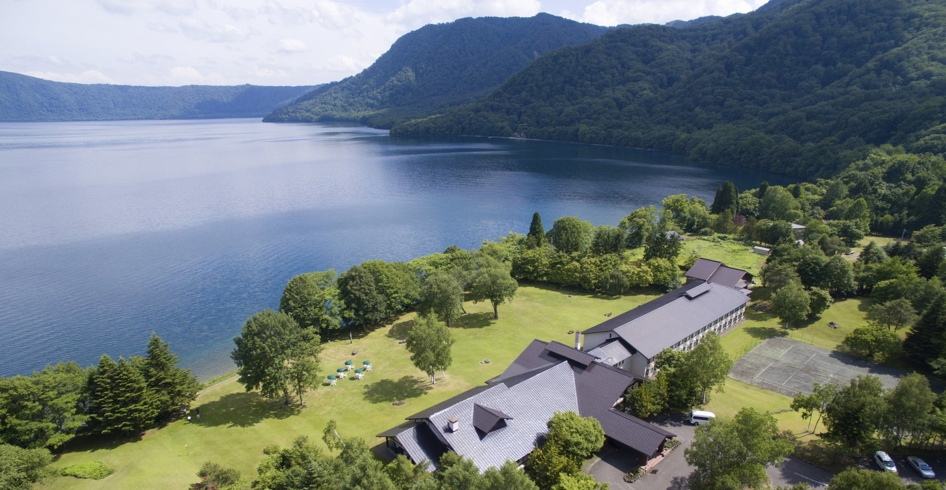 十和田湖の春、湖上からはじまる特別な朝。十和田プリンスホテル 2026シーズンオープン