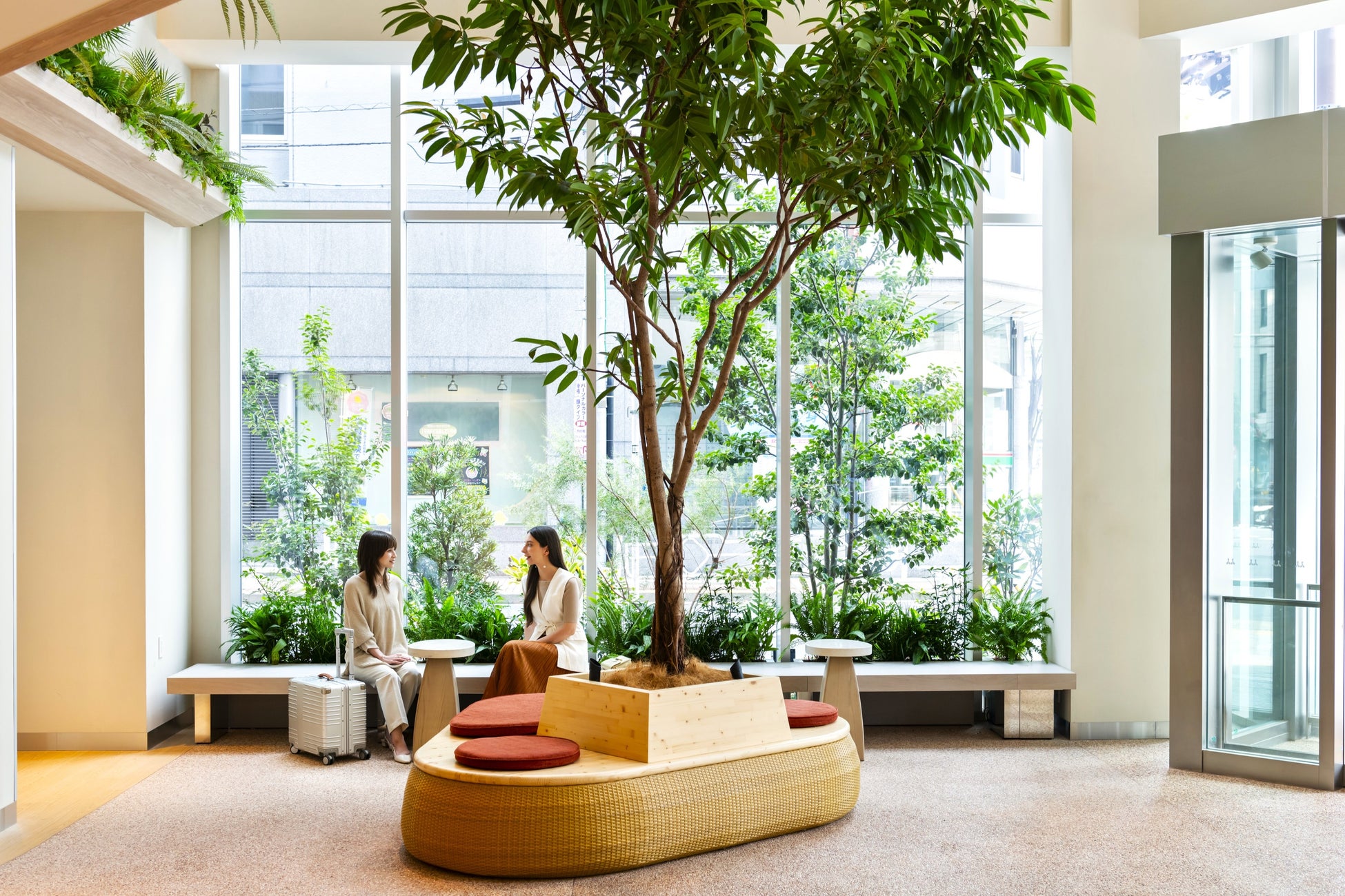 訪日ゲストの医療面支援体制を強化 24時間・256言語対応のオンライン診療サービス「Mimipo for Travel」を導入