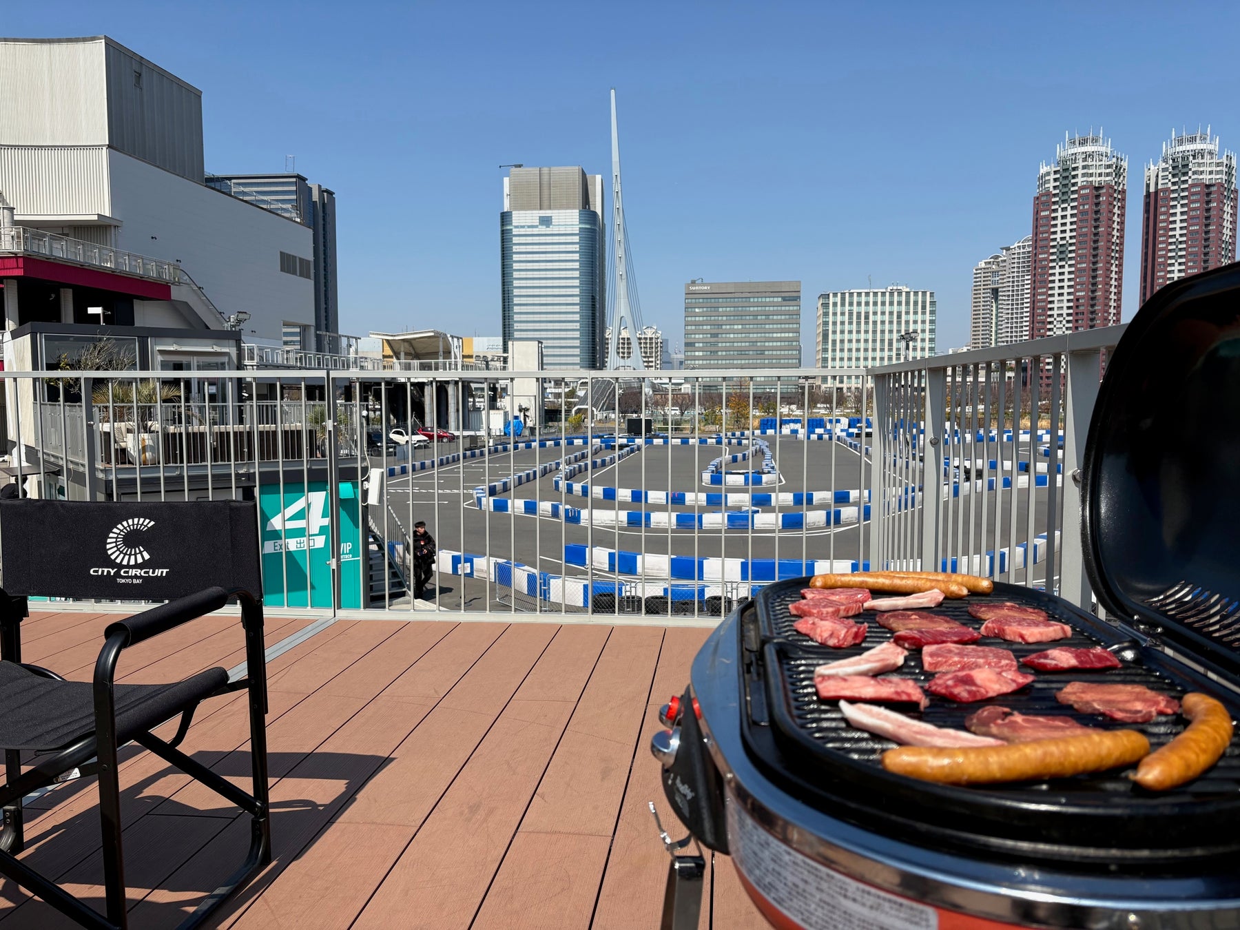 バイク乗りのための最初の一張りに。広々前室の開放感と納得の品質を両立したツーリングテント『MAEHIRO DOME E(マエヒロドーム イー)』新登場。