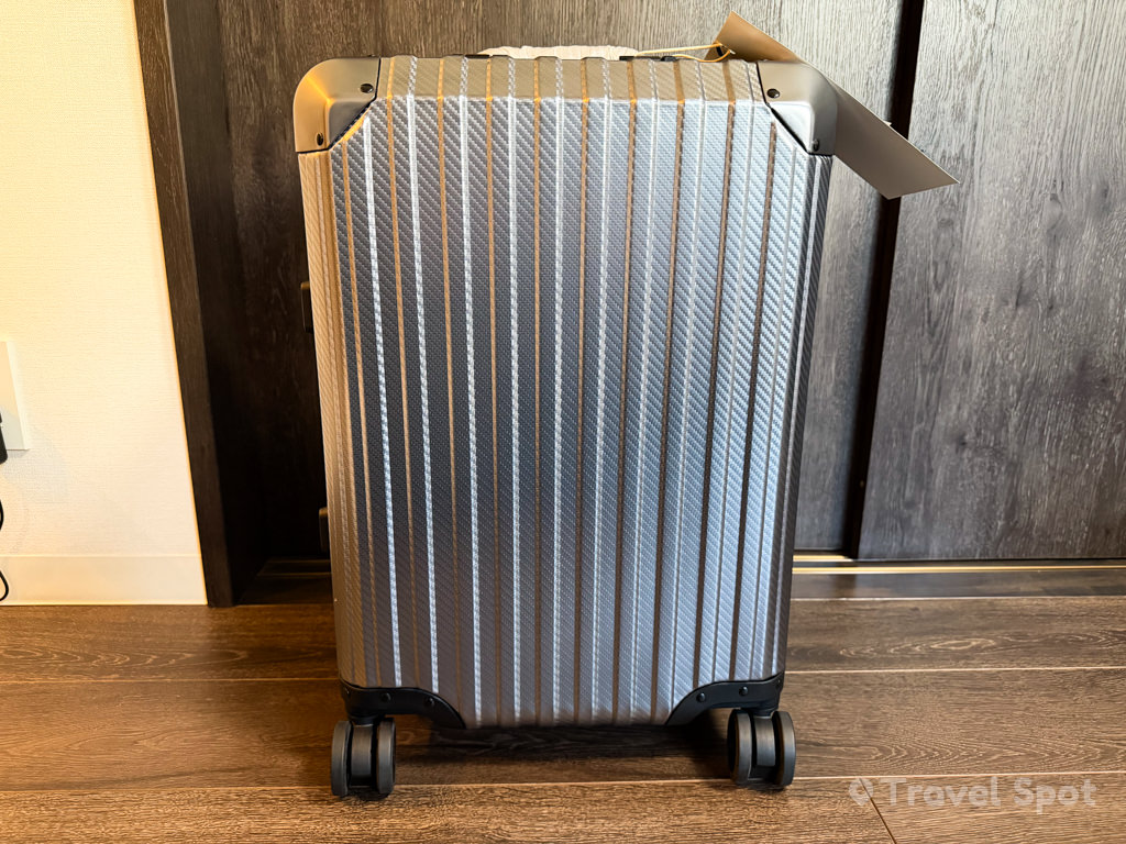 【正直レビュー】MVST TREVA アルミスーツケース(ガンメタル)を使ってみた|6万円台の実力は?