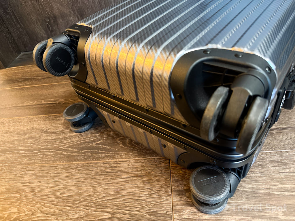 【正直レビュー】MVST TREVA アルミスーツケース(ガンメタル)を使ってみた|6万円台の実力は?