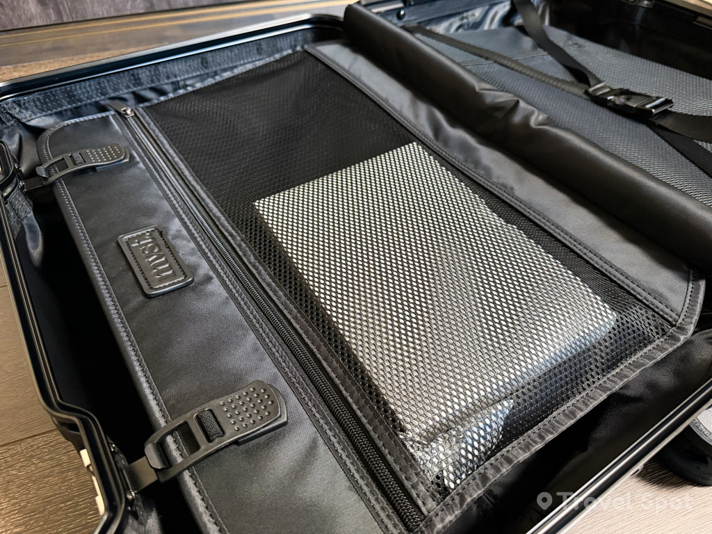 【正直レビュー】MVST TREVA アルミスーツケース(ガンメタル)を使ってみた|6万円台の実力は?