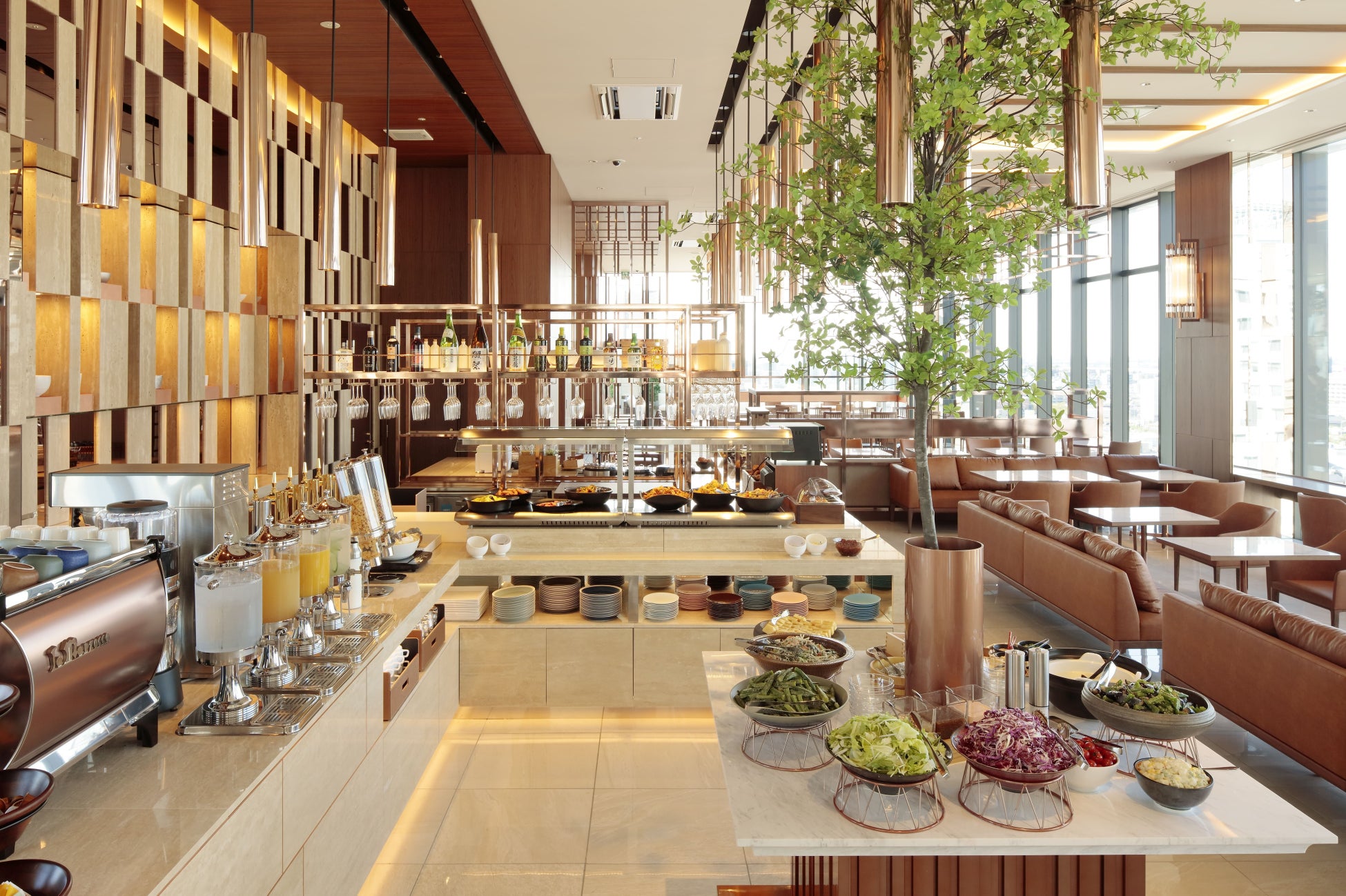 飯丘観光の貸切観光バスに近距離モビリティ「ウィル」のレンタル登場