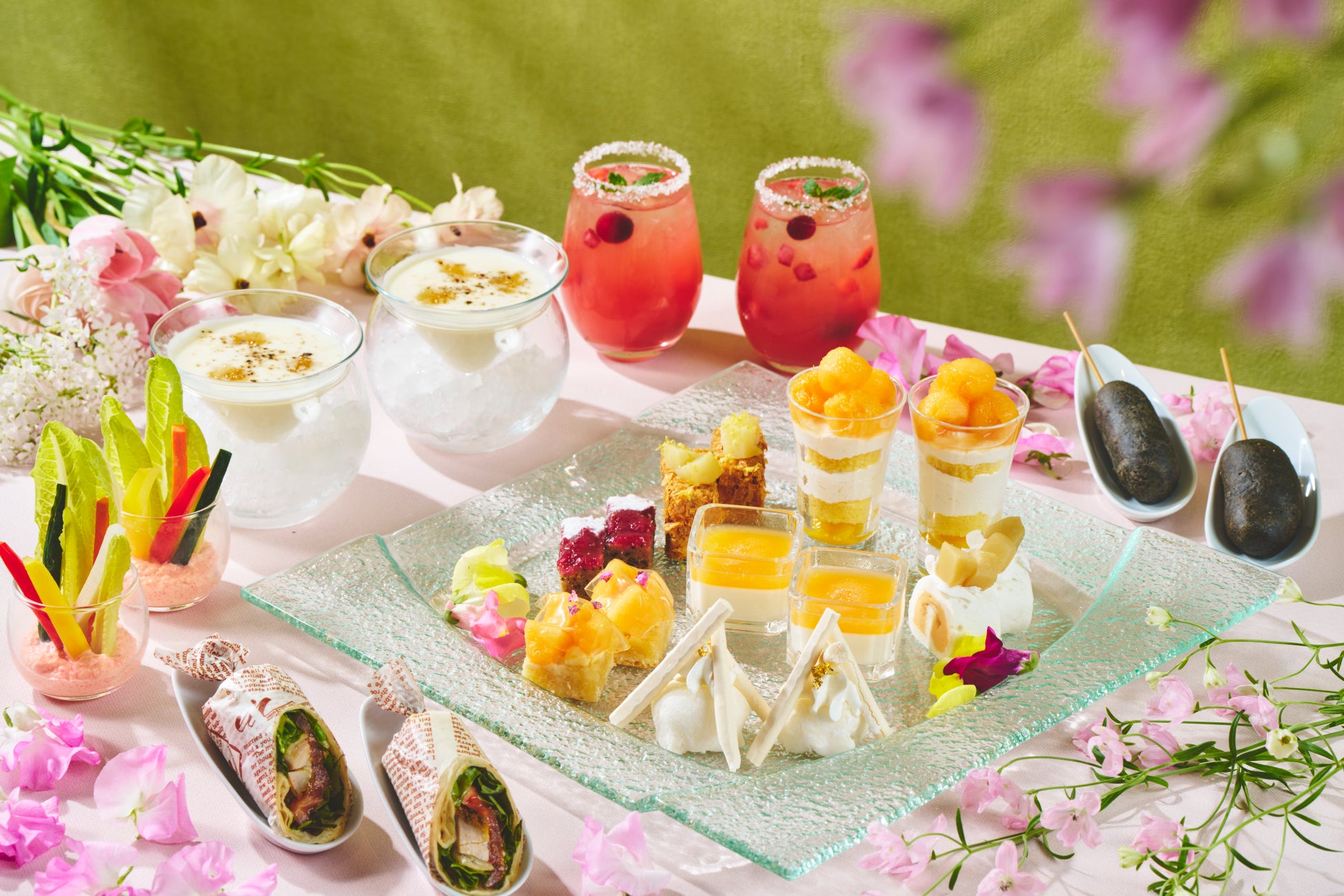 【ヒルトン沖縄北谷リゾート】メロンづくしのアフタヌーンティー～ピーチが彩る初夏のひととき～