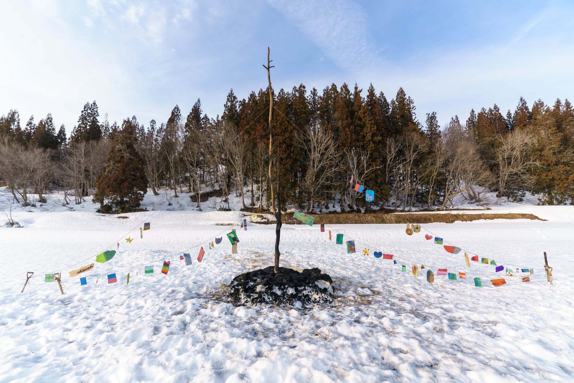 山形の絶景「白川湖の水没林」のほとりで、アート展を開催！飯豊町 木の作り手プロジェクト「数馬の森びらき」