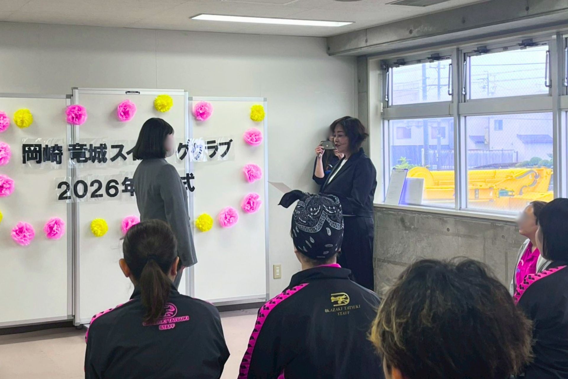 【和歌山マリーナシティ】夜空を華麗に彩る花火ショーGWに開催！黒潮市場では春のグルメフェアも