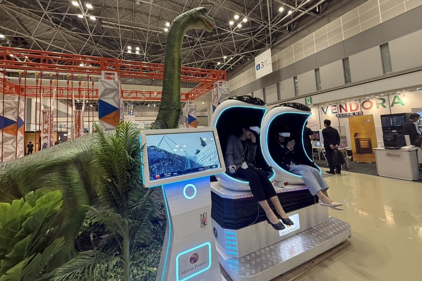 イベントツールウエストジャパン2026に出展｜「9DVR」「ペンギントレイン」など体験型アトラクションを実演展示 ー 株式会社ワン・ステップ