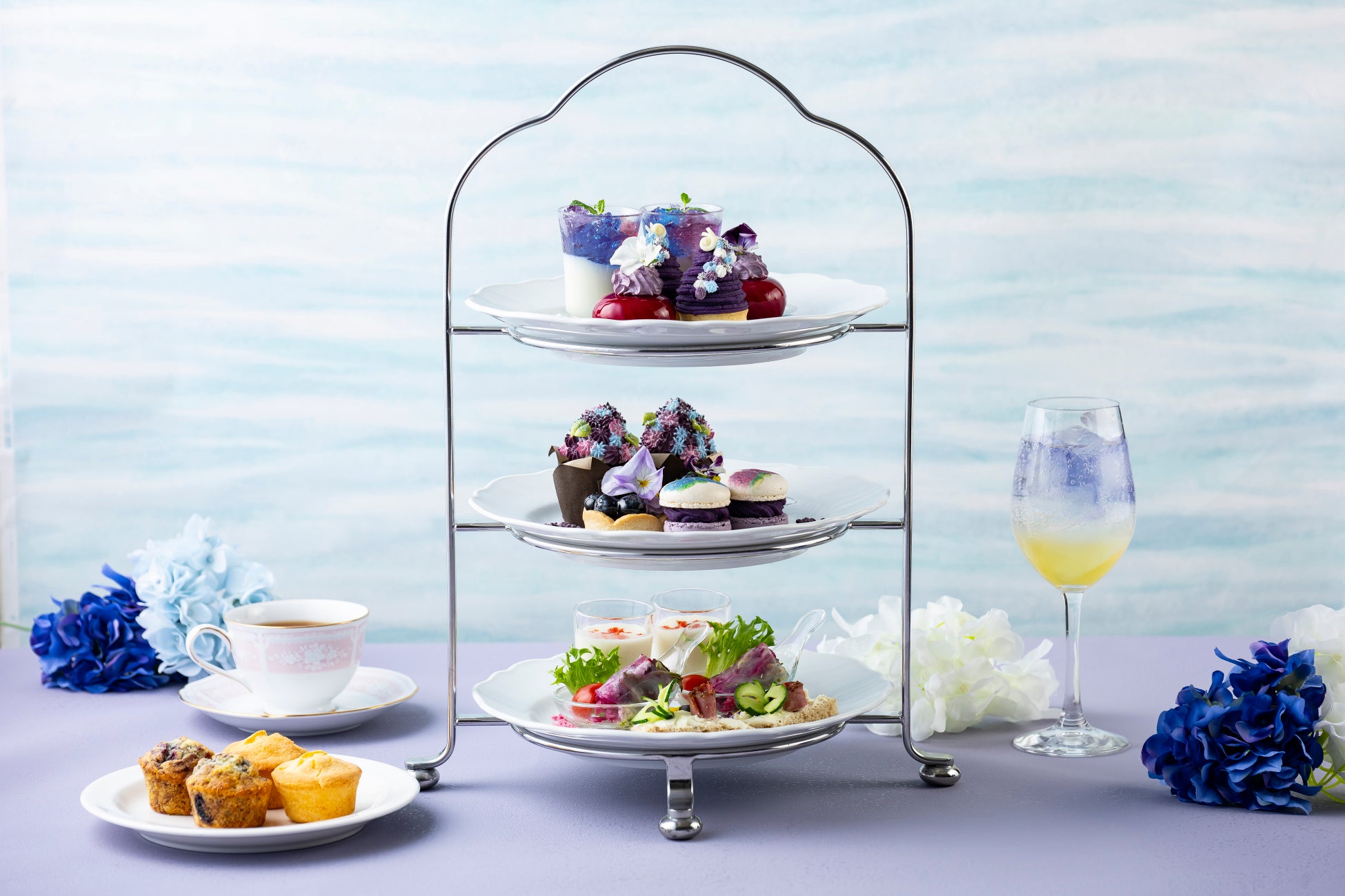 梅雨の季節を優雅に彩る明るく華やかな「窓辺の紫陽花アフタヌーンティー」【東京プリンスホテル】