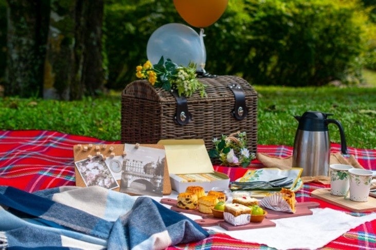 【ブリティッシュヒルズ】手ぶらで本格ピクニックを「英国式ピクニックハンパー」を販売