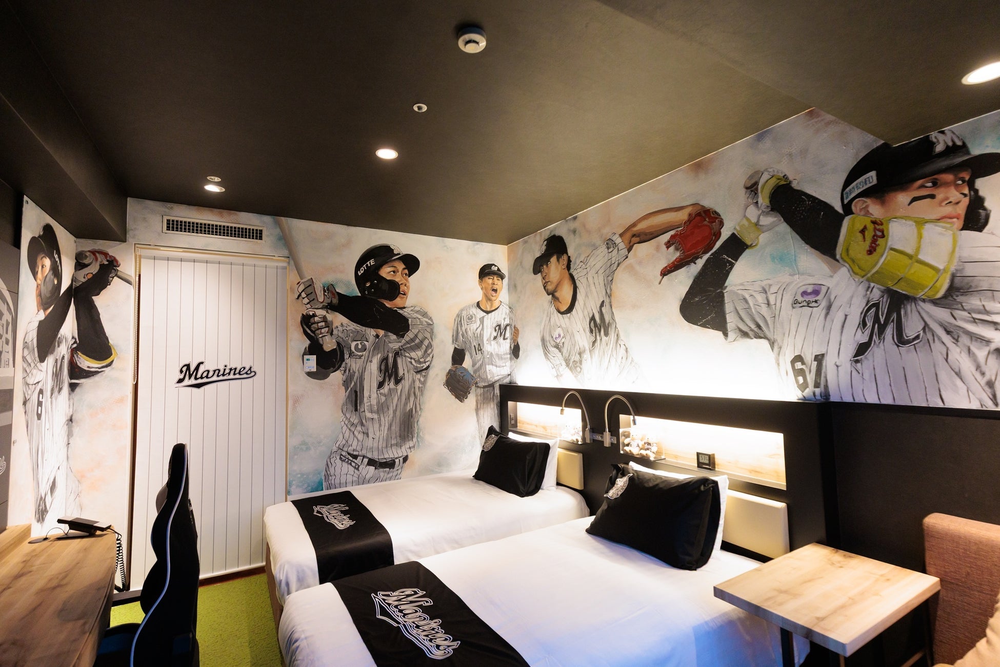 千葉ロッテマリーンズファン必見「マリーンズルーム」リニューアル！ここでしか出会えないオリジナル壁面アート誕生＆没入型観戦ステイの予約開始/ロッテシティホテル錦糸町