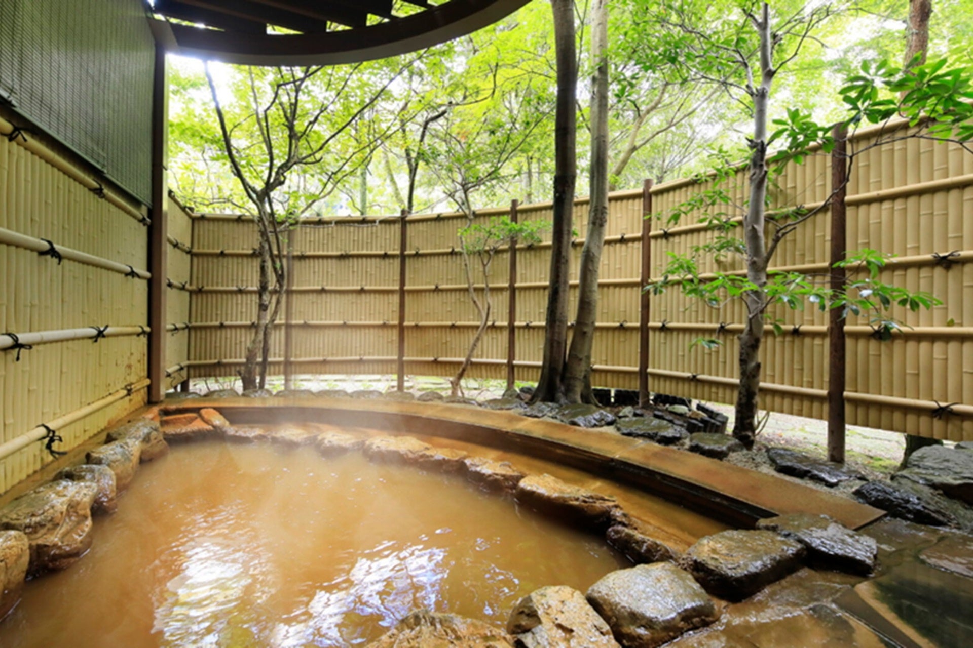 【有馬温泉×灘五郷の地酒】還暦・長寿祝いプラン販売　家族みんなで祝う特別なひととき｜2026年4月～