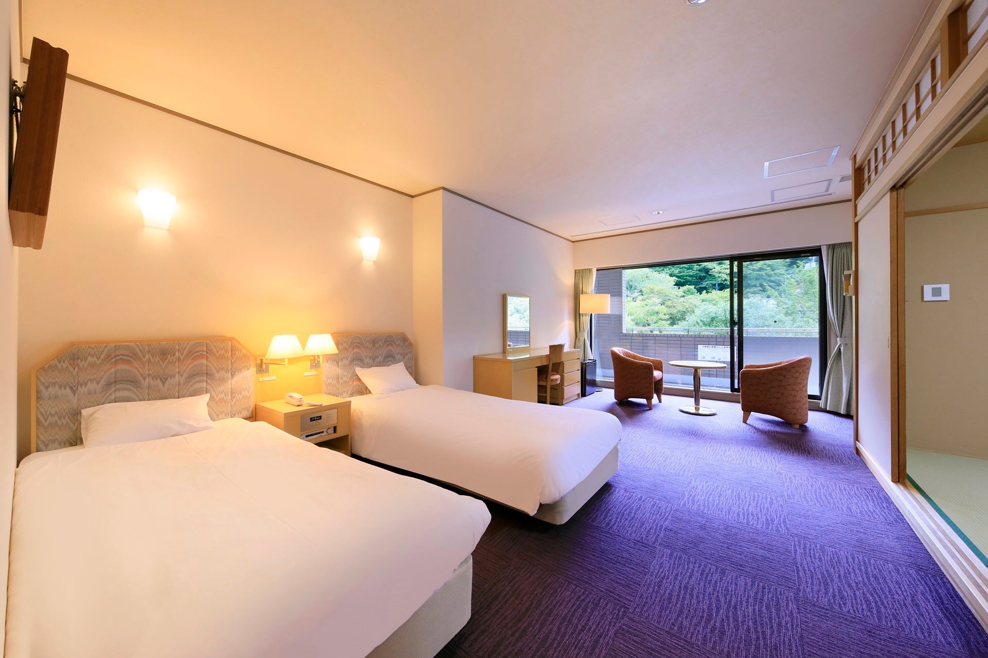 韓国発〈Khakis〉と〈MERRELL〉の初コラボレーション 経年変化が履く人それぞれのライフスタイルを映し出す一足 「Moab 3 x Khakis」2026年4月18日(土)より発売