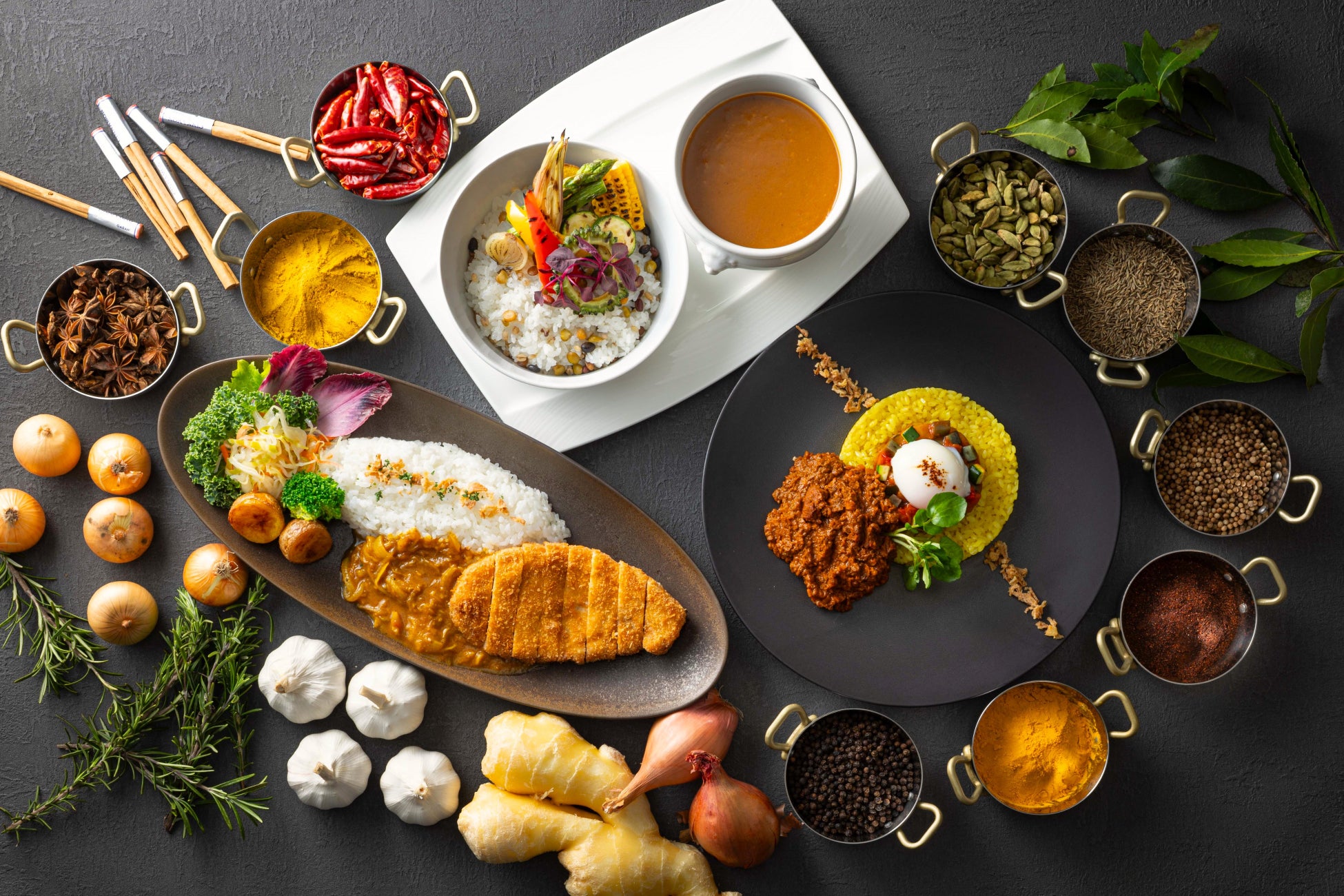 食欲そそる、初夏の贅沢カレー。ザ・キャピトルホテル 東急、「ORIGAMI」にて新作「萬幻豚のカツカレー」を含む7種のカレーが期間限定で登場