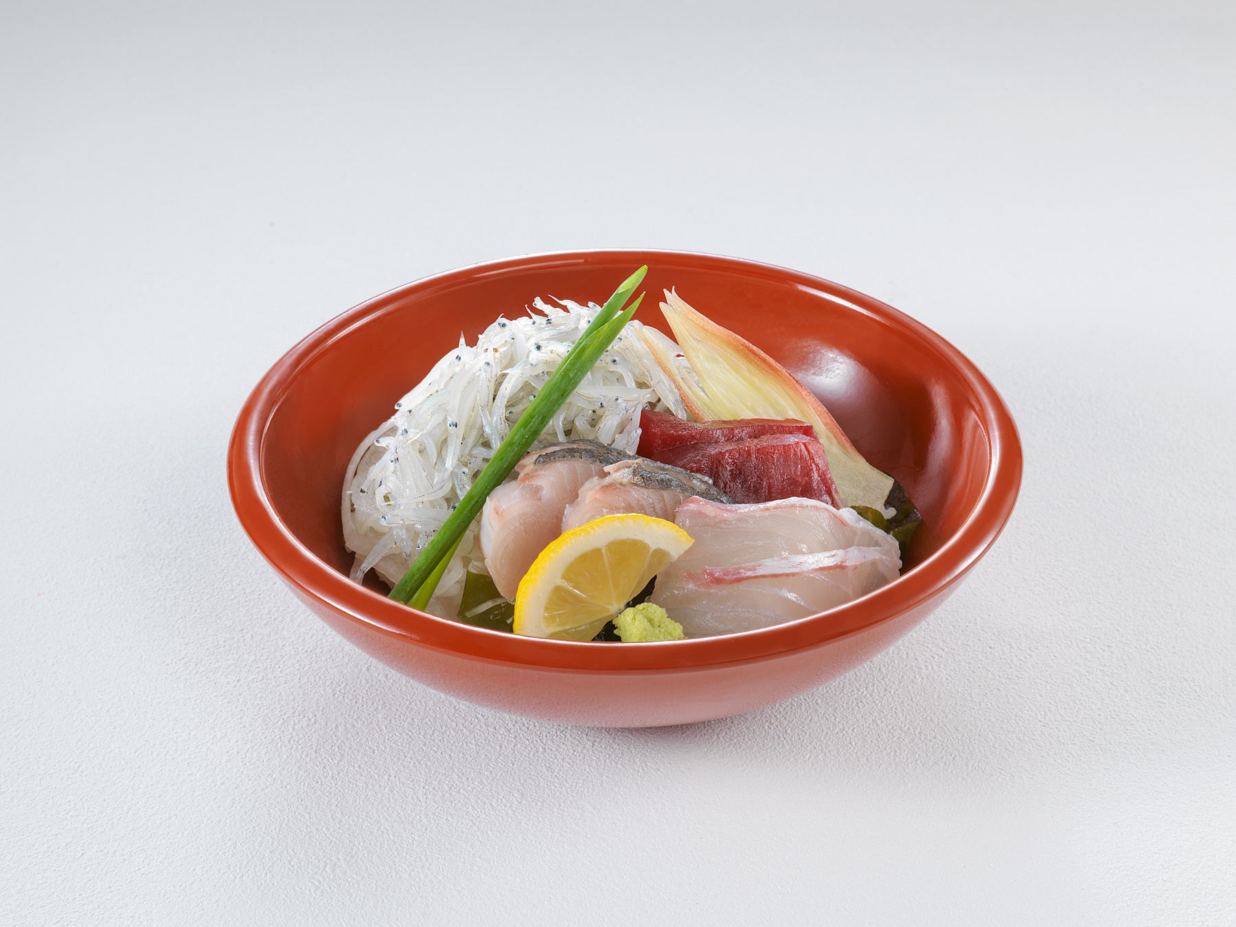 【グランドニッコー淡路】淡路島生しらす海鮮丼を4月25日より提供開始