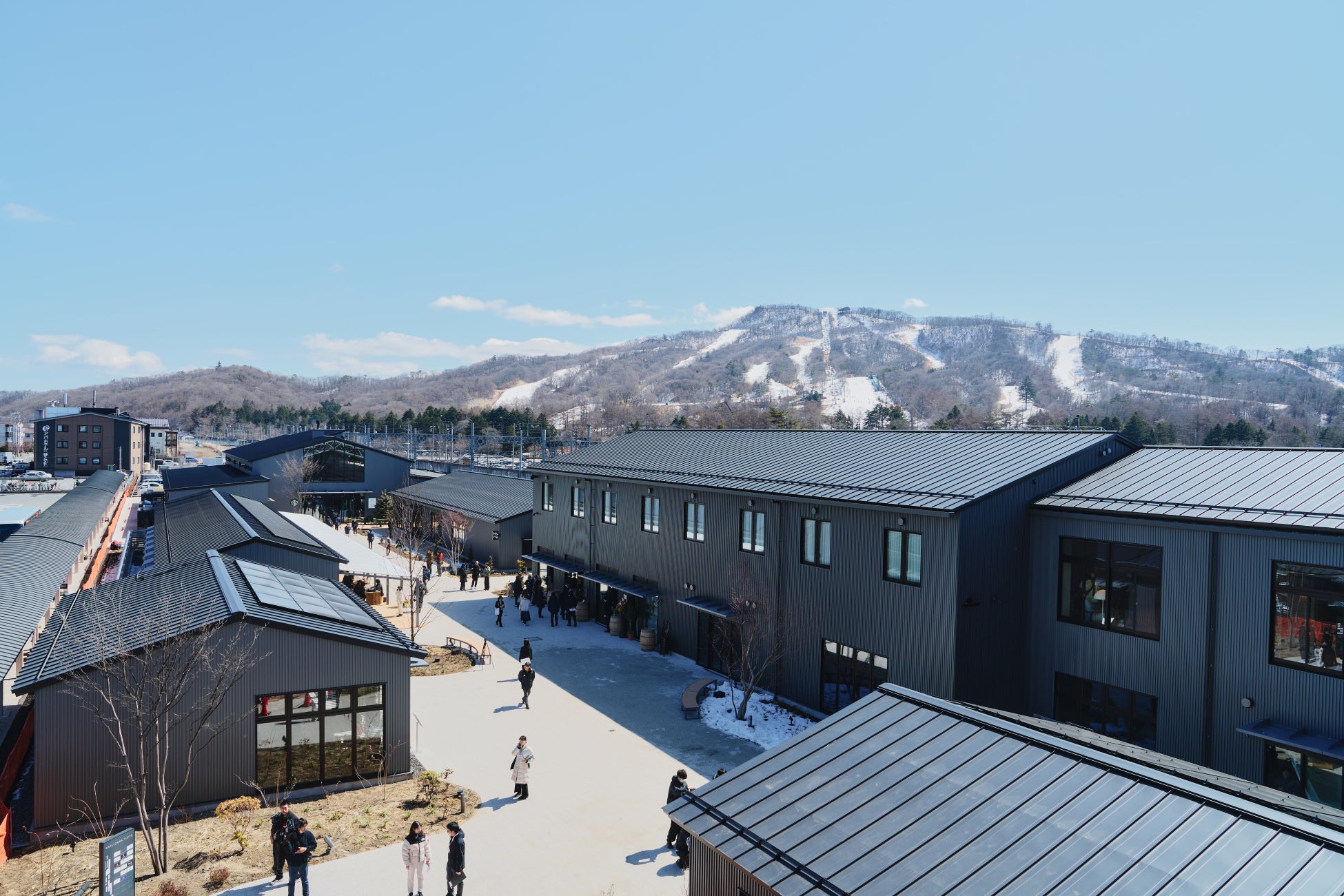 アクアイグニスが軽井沢初出店！軽井沢駅直結の新商業施設内に＜ザ・コンランショップ＞がデザイン監修したホテルやスパ、レストランがオープン！