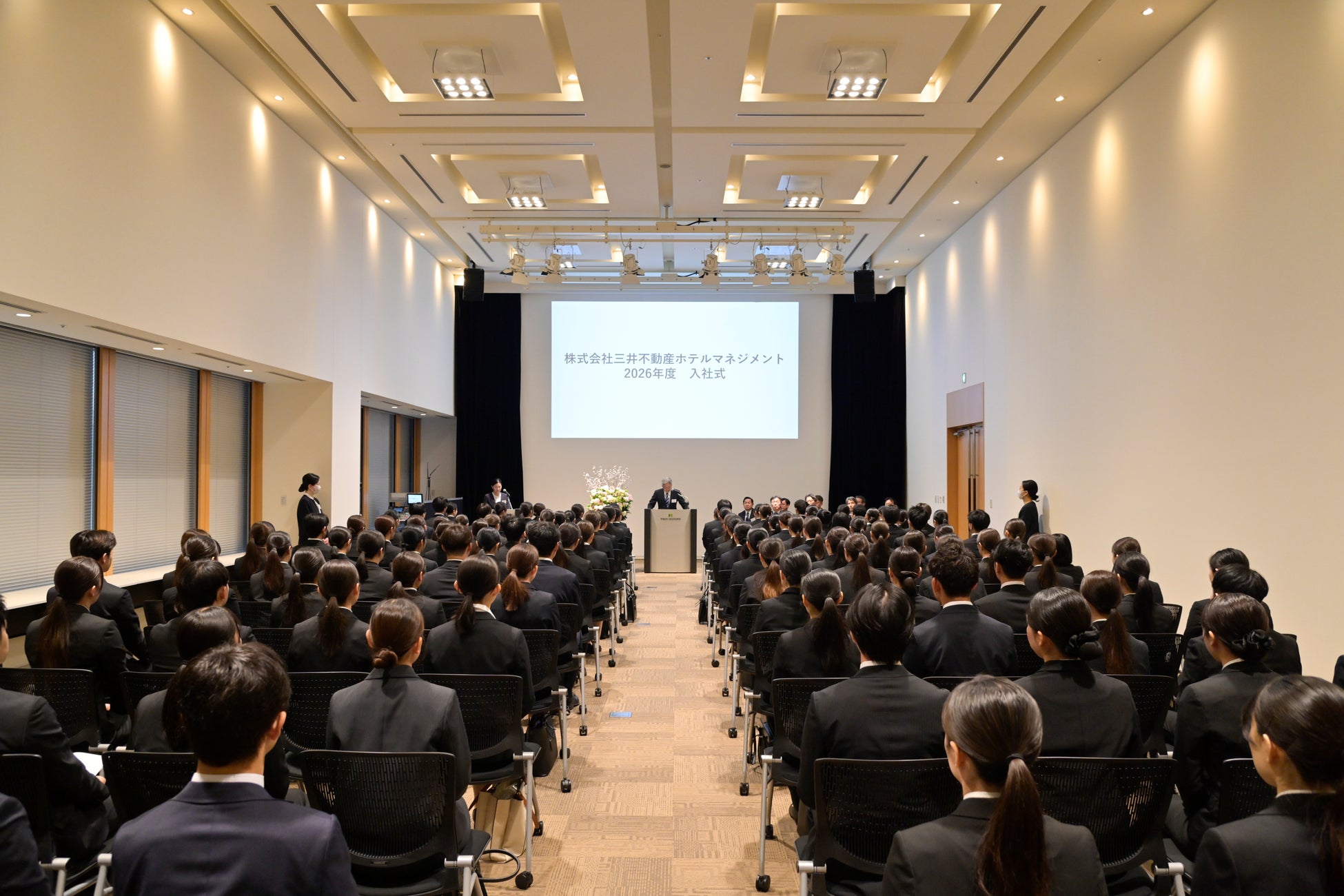 【横須賀・ソレイユの丘】約55万本のネモフィラが今週末から見頃へ。青いオムライスやソフトなど春限定“ネモフィラフード”も登場!絶景&グルメを満喫。