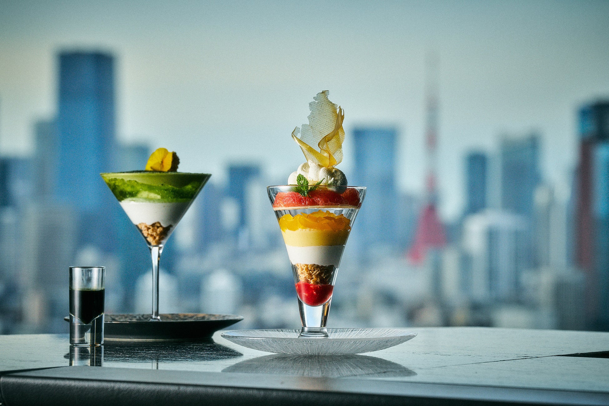 【品川プリンスホテル】夜景とともに味わう“大人のご褒美”『〆パフェ～甘美な余韻のご褒美～』を販売